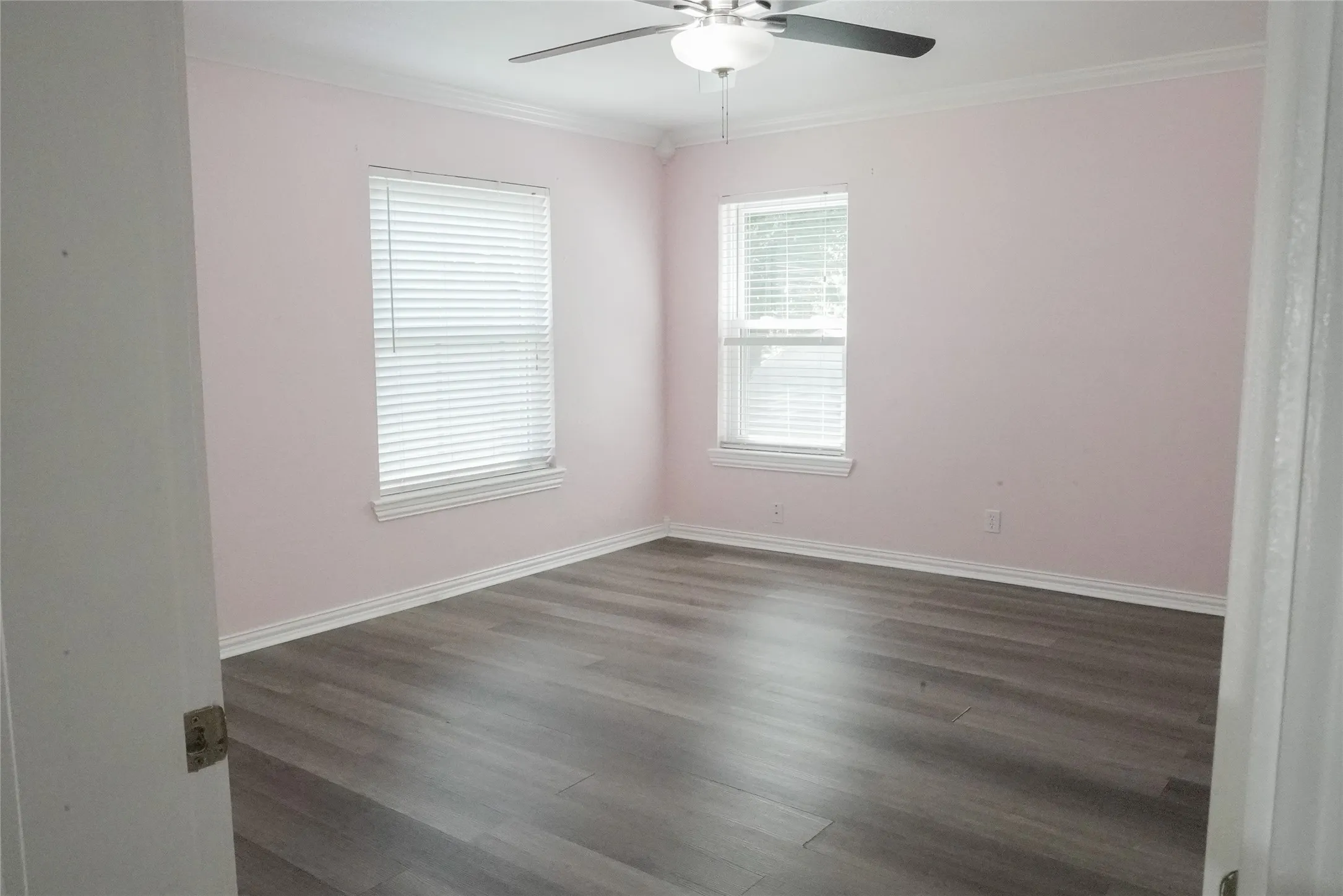 Single Family Residence For Sale in Tarrant County , 1813 Roberts Cut Off Road, River Oaks, Texas 76114, 2 Bedroom, 2 Bathroom, Garage spaces, 1,138 Sqft, built in 1938, mls#21372053, Real Estate Agent in River Oaks, Homes For Sale in Tarrant county, Homes For Sale in River Oaks, Realtor in River Oaks Texas, Real Estate Brokerage Independent Realty Texas, Luminita Cordes Realtor