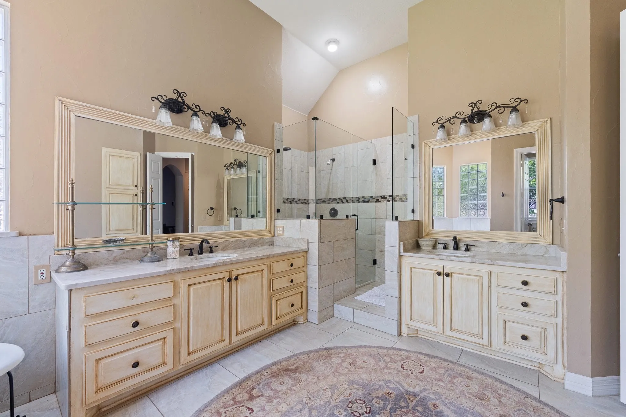 Single Family Residence For Sale in Tarrant County , 921 Fairway View Drive, Mansfield, Texas 76063, 4 Bedroom, 4 Bathroom, 3 Garage spaces, 4,067 Sqft, built in 1998, mls#21371948, Real Estate Agent in Mansfield, Homes For Sale in Tarrant county, Homes For Sale in Mansfield, Realtor in Mansfield Texas, Real Estate Brokerage Independent Realty Texas, Luminita Cordes Realtor