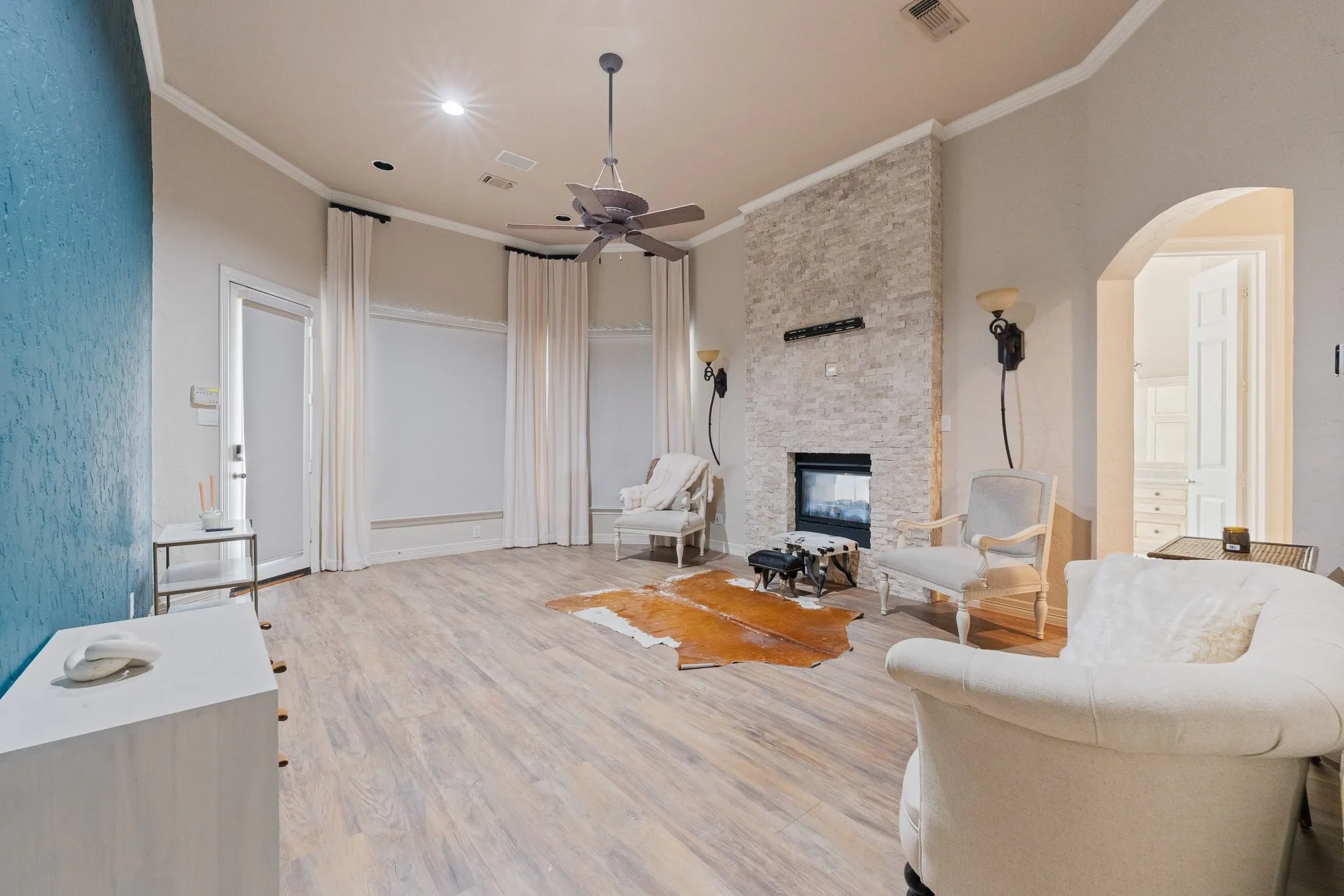 Single Family Residence For Sale in Tarrant County , 921 Fairway View Drive, Mansfield, Texas 76063, 4 Bedroom, 4 Bathroom, 3 Garage spaces, 4,067 Sqft, built in 1998, mls#21371948, Real Estate Agent in Mansfield, Homes For Sale in Tarrant county, Homes For Sale in Mansfield, Realtor in Mansfield Texas, Real Estate Brokerage Independent Realty Texas, Luminita Cordes Realtor