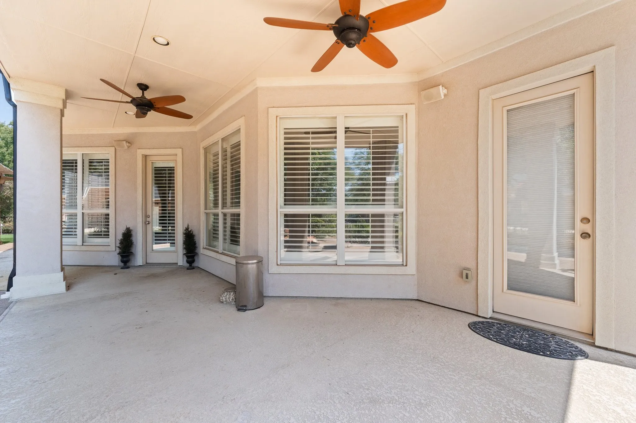 Single Family Residence For Sale in Tarrant County , 921 Fairway View Drive, Mansfield, Texas 76063, 4 Bedroom, 4 Bathroom, 3 Garage spaces, 4,067 Sqft, built in 1998, mls#21371948, Real Estate Agent in Mansfield, Homes For Sale in Tarrant county, Homes For Sale in Mansfield, Realtor in Mansfield Texas, Real Estate Brokerage Independent Realty Texas, Luminita Cordes Realtor