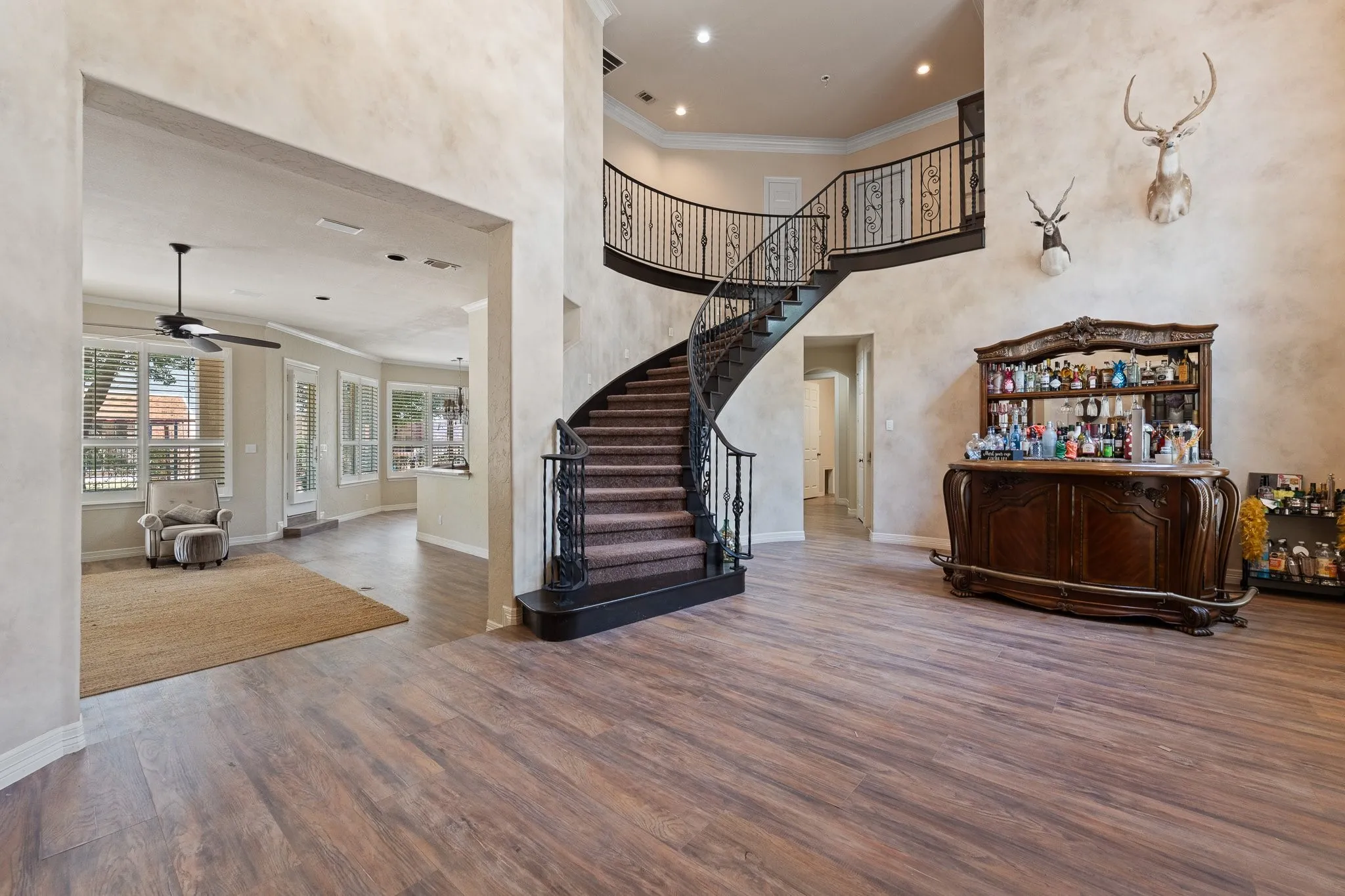 Single Family Residence For Sale in Tarrant County , 921 Fairway View Drive, Mansfield, Texas 76063, 4 Bedroom, 4 Bathroom, 3 Garage spaces, 4,067 Sqft, built in 1998, mls#21371948, Real Estate Agent in Mansfield, Homes For Sale in Tarrant county, Homes For Sale in Mansfield, Realtor in Mansfield Texas, Real Estate Brokerage Independent Realty Texas, Luminita Cordes Realtor