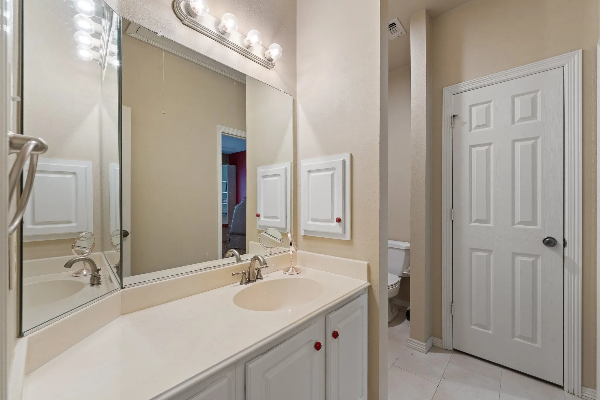 Single Family Residence For Sale in Tarrant County , 921 Fairway View Drive, Mansfield, Texas 76063, 4 Bedroom, 4 Bathroom, 3 Garage spaces, 4,067 Sqft, built in 1998, mls#21371948, Real Estate Agent in Mansfield, Homes For Sale in Tarrant county, Homes For Sale in Mansfield, Realtor in Mansfield Texas, Real Estate Brokerage Independent Realty Texas, Luminita Cordes Realtor