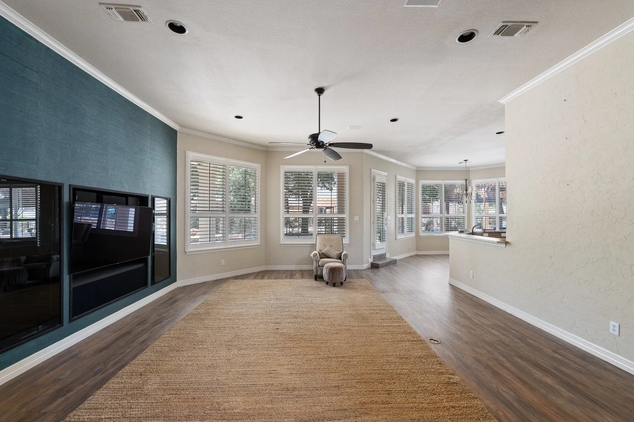 Single Family Residence For Sale in Tarrant County , 921 Fairway View Drive, Mansfield, Texas 76063, 4 Bedroom, 4 Bathroom, 3 Garage spaces, 4,067 Sqft, built in 1998, mls#21371948, Real Estate Agent in Mansfield, Homes For Sale in Tarrant county, Homes For Sale in Mansfield, Realtor in Mansfield Texas, Real Estate Brokerage Independent Realty Texas, Luminita Cordes Realtor