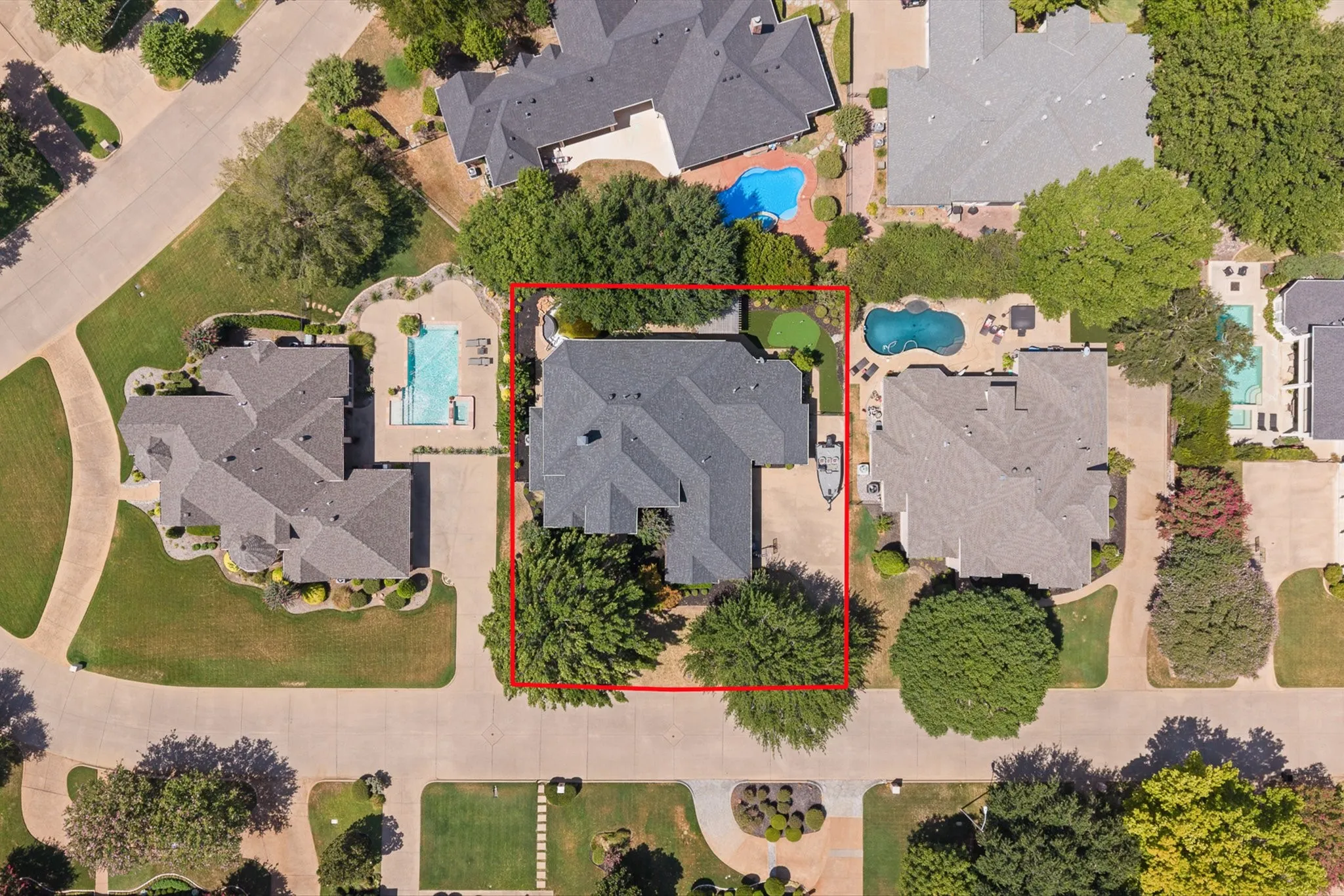 Single Family Residence For Sale in Tarrant County , 921 Fairway View Drive, Mansfield, Texas 76063, 4 Bedroom, 4 Bathroom, 3 Garage spaces, 4,067 Sqft, built in 1998, mls#21371948, Real Estate Agent in Mansfield, Homes For Sale in Tarrant county, Homes For Sale in Mansfield, Realtor in Mansfield Texas, Real Estate Brokerage Independent Realty Texas, Luminita Cordes Realtor