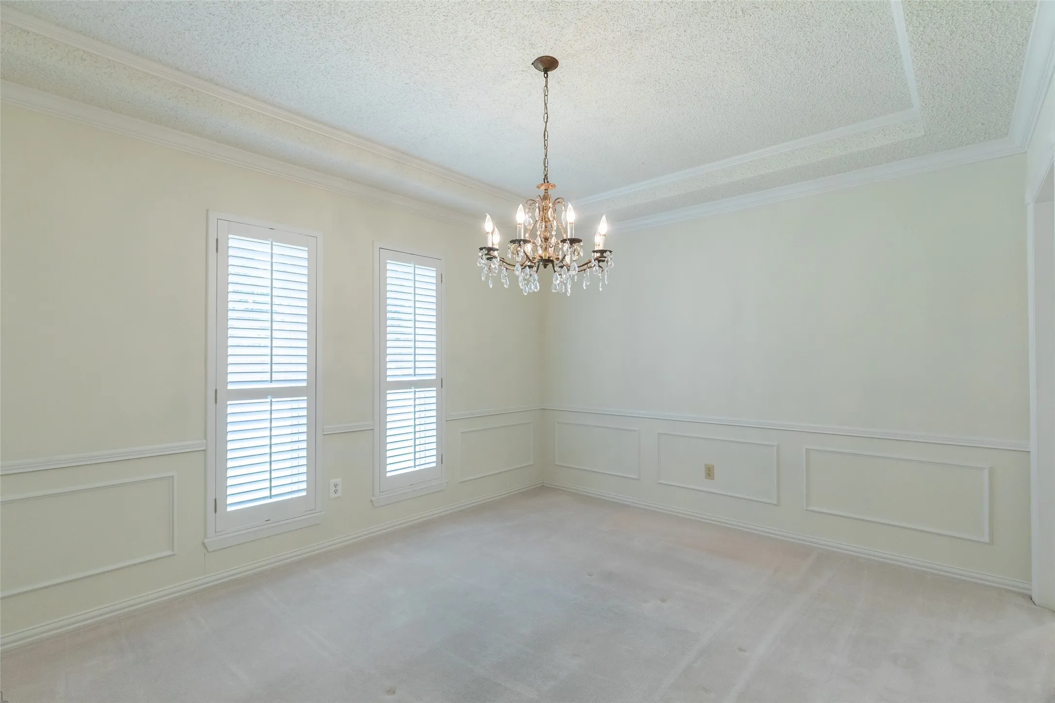 FORMAL DINING