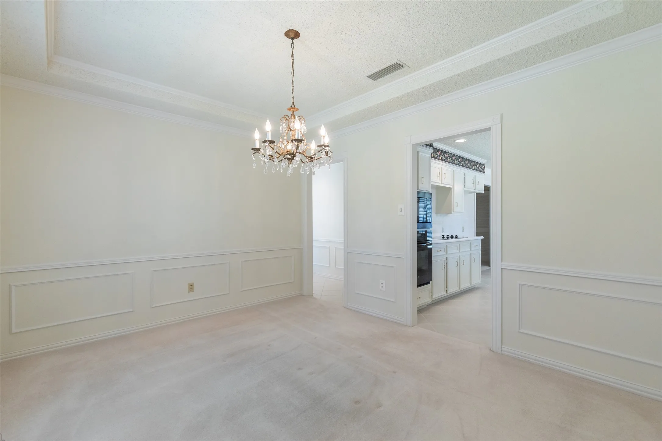 FORMAL DINING