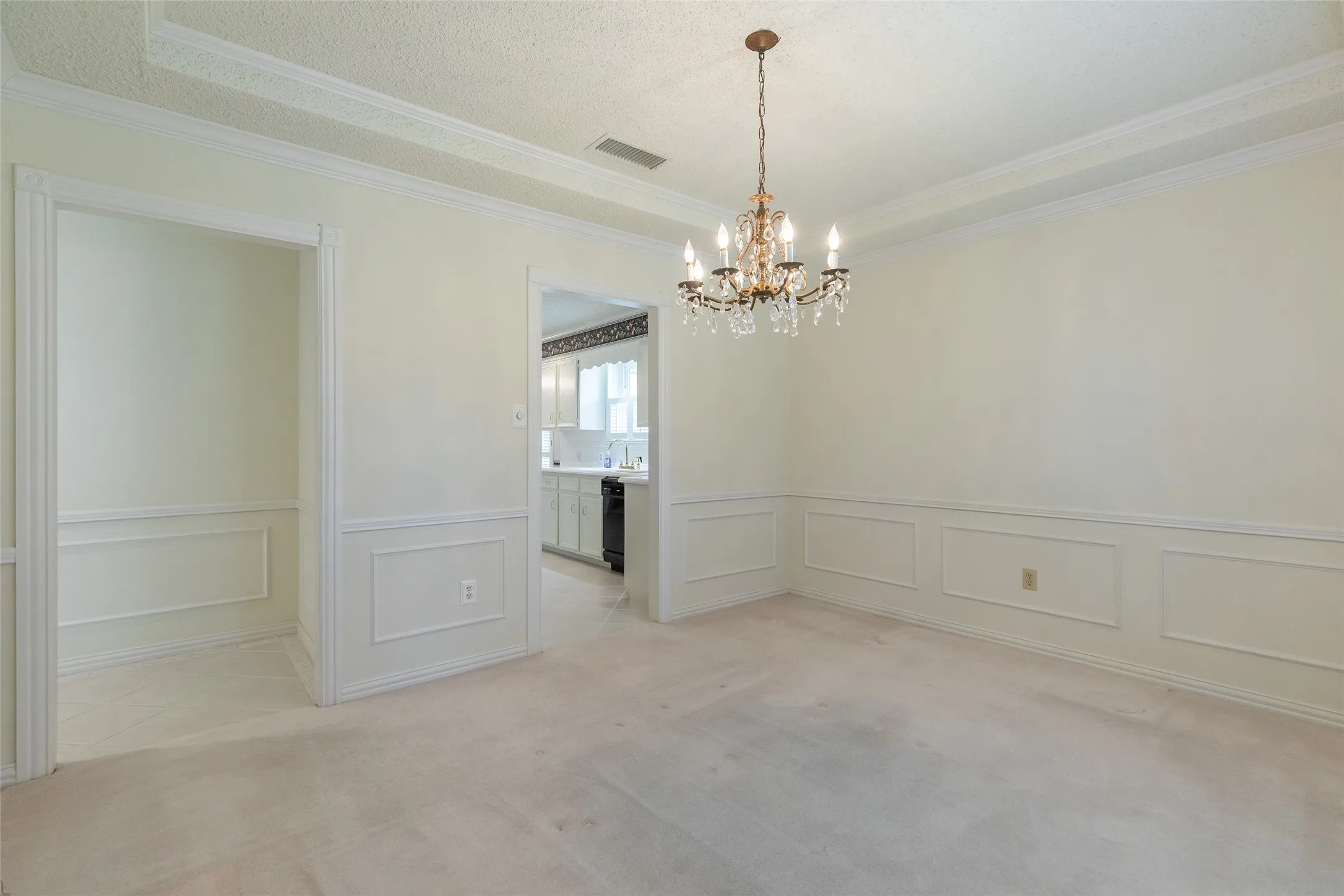 FORMAL DINING
