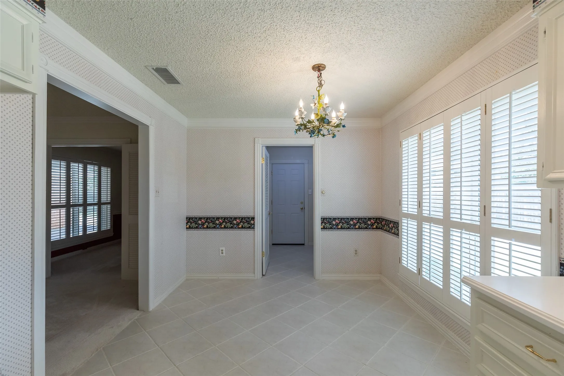 BREAKFAST ROOM