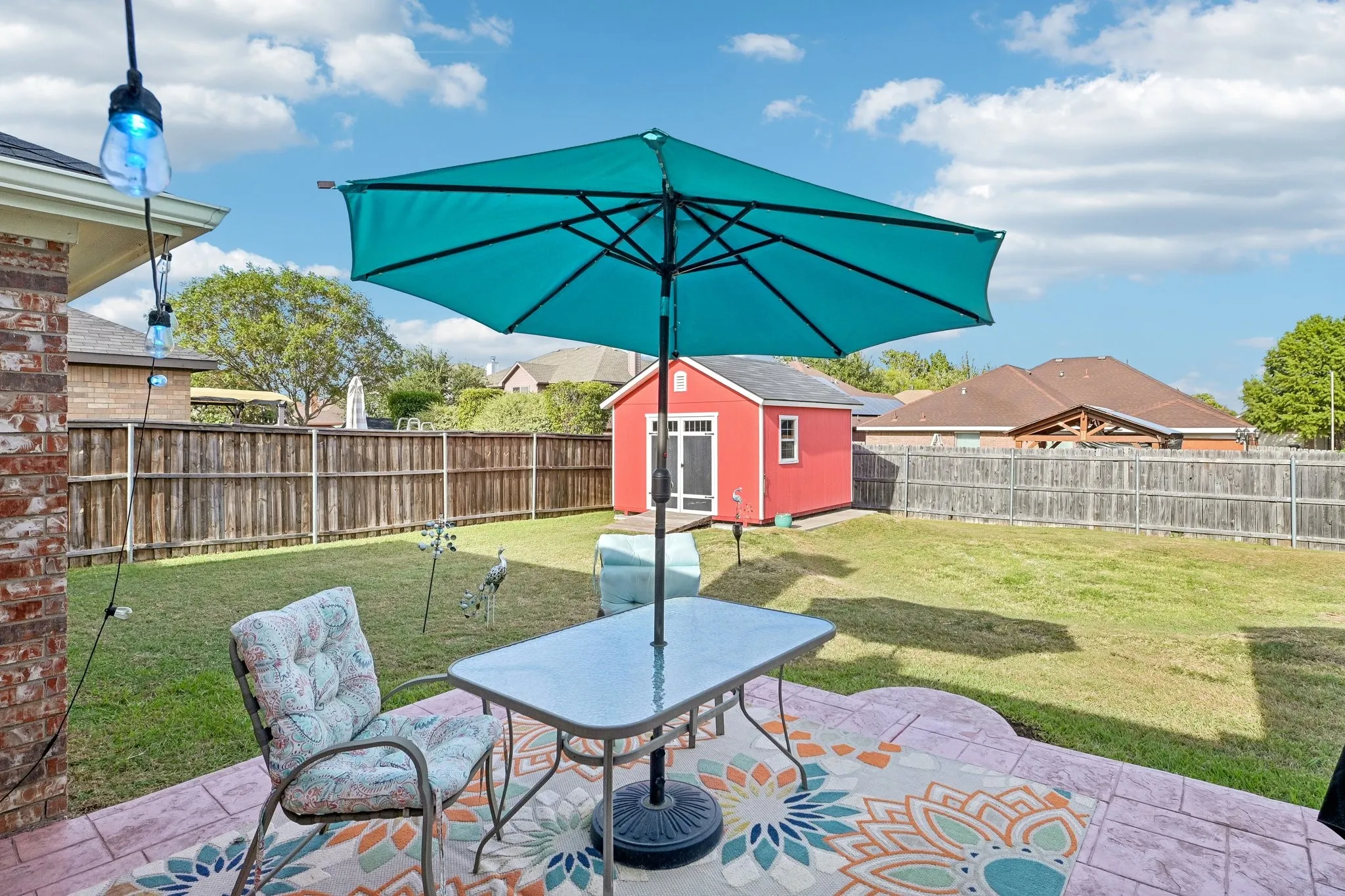 Single Family Residence For Sale in Tarrant County , 6925 Evening Shade Lane, Arlington, Texas 76002, 3 Bedroom, 2 Bathroom, 2 Garage spaces, 1,840 Sqft, built in 2005, mls#21371977, Real Estate Agent in Arlington, Homes For Sale in Tarrant county, Homes For Sale in Arlington, Realtor in Arlington Texas, Real Estate Brokerage Independent Realty Texas, Luminita Cordes Realtor