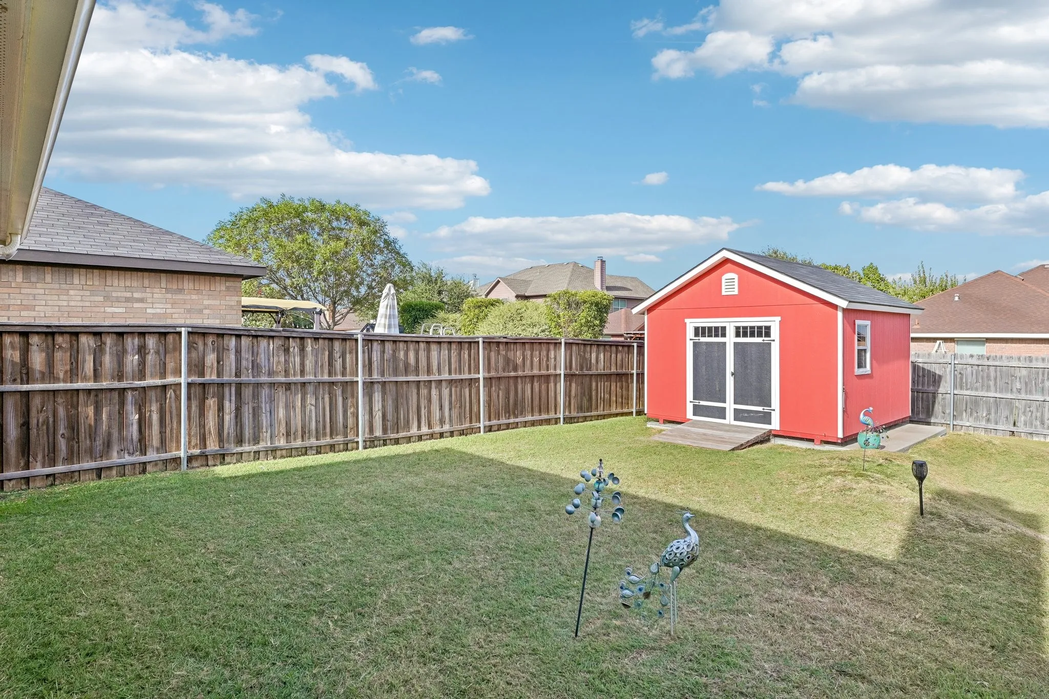 Single Family Residence For Sale in Tarrant County , 6925 Evening Shade Lane, Arlington, Texas 76002, 3 Bedroom, 2 Bathroom, 2 Garage spaces, 1,840 Sqft, built in 2005, mls#21371977, Real Estate Agent in Arlington, Homes For Sale in Tarrant county, Homes For Sale in Arlington, Realtor in Arlington Texas, Real Estate Brokerage Independent Realty Texas, Luminita Cordes Realtor