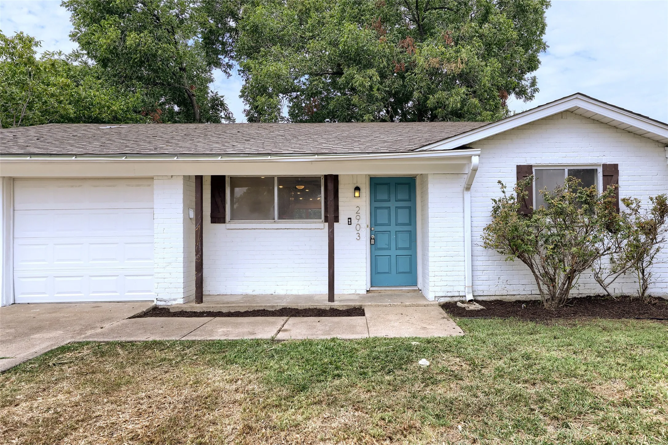 Single Family Residence For Sale in Tarrant County , 2903 E Mitchell Street, Arlington, Texas 76010, 3 Bedroom, 2 Bathroom, 2 Garage spaces, 1,317 Sqft, built in 1964, mls#21370285, Real Estate Agent in Arlington, Homes For Sale in Tarrant county, Homes For Sale in Arlington, Realtor in Arlington Texas, Real Estate Brokerage Independent Realty Texas, Luminita Cordes Realtor