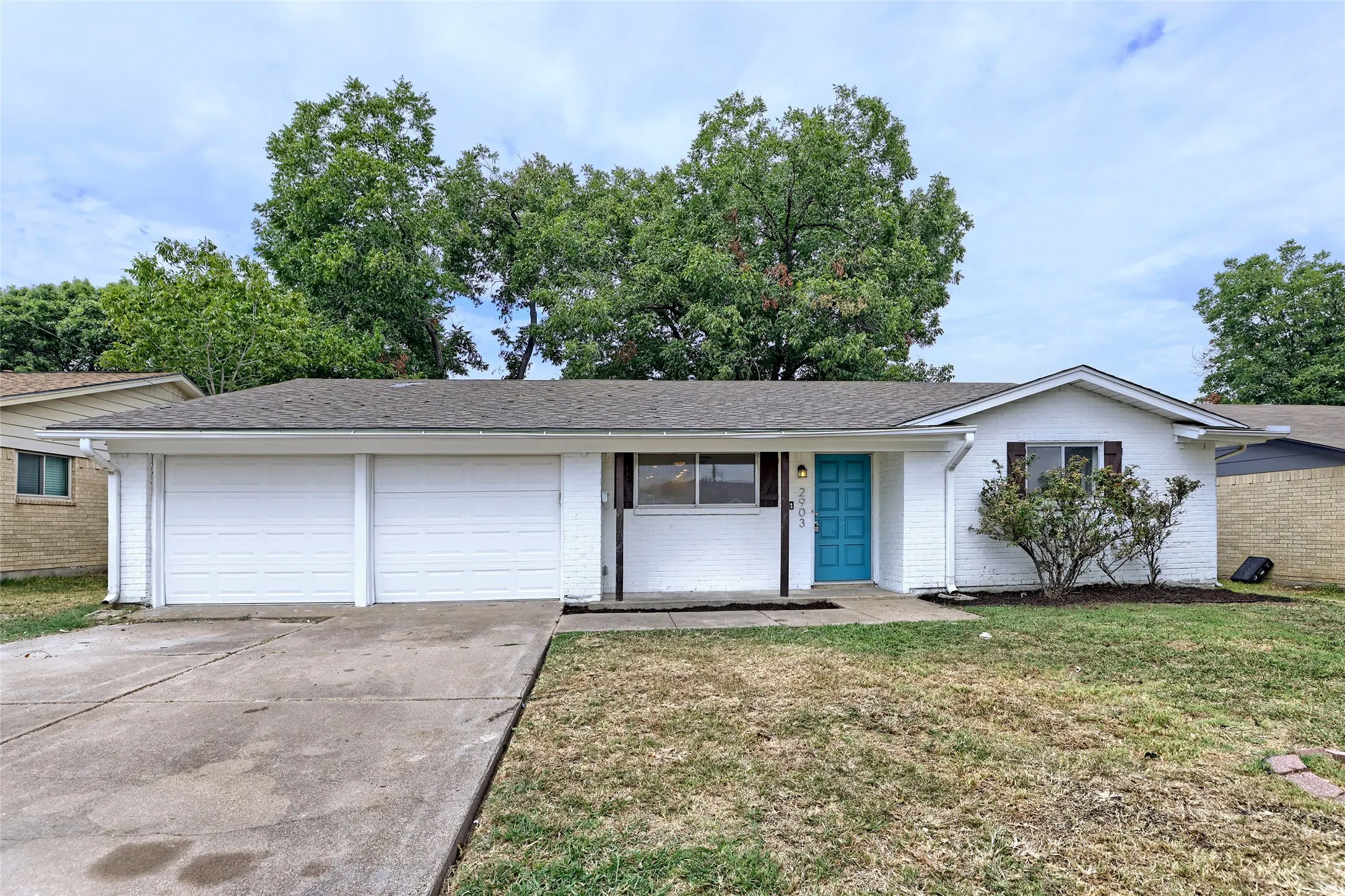 Single Family Residence For Sale in Tarrant County , 2903 E Mitchell Street, Arlington, Texas 76010, 3 Bedroom, 2 Bathroom, 2 Garage spaces, 1,317 Sqft, built in 1964, mls#21370285, Real Estate Agent in Arlington, Homes For Sale in Tarrant county, Homes For Sale in Arlington, Realtor in Arlington Texas, Real Estate Brokerage Independent Realty Texas, Luminita Cordes Realtor