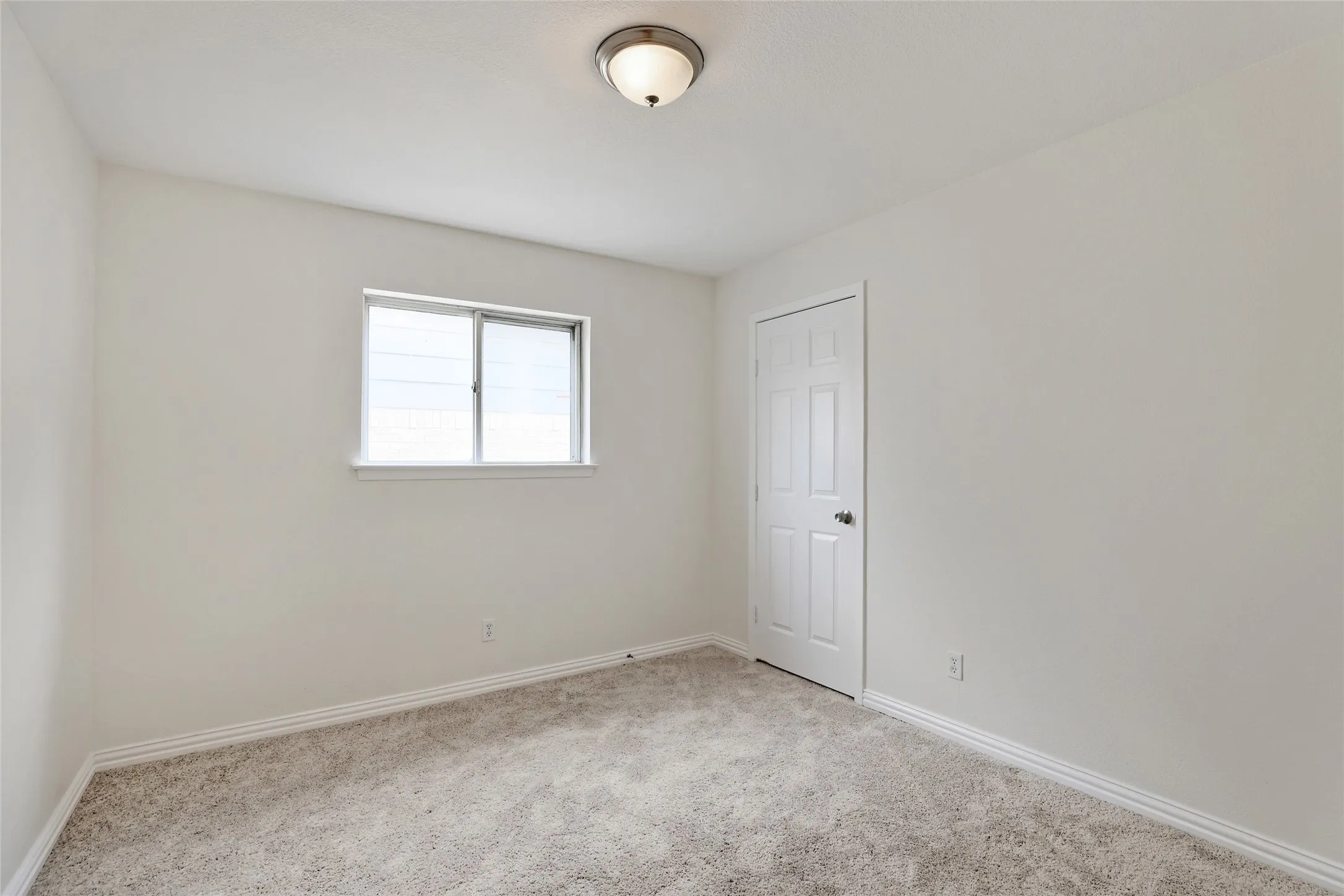 Single Family Residence For Sale in Tarrant County , 2903 E Mitchell Street, Arlington, Texas 76010, 3 Bedroom, 2 Bathroom, 2 Garage spaces, 1,317 Sqft, built in 1964, mls#21370285, Real Estate Agent in Arlington, Homes For Sale in Tarrant county, Homes For Sale in Arlington, Realtor in Arlington Texas, Real Estate Brokerage Independent Realty Texas, Luminita Cordes Realtor