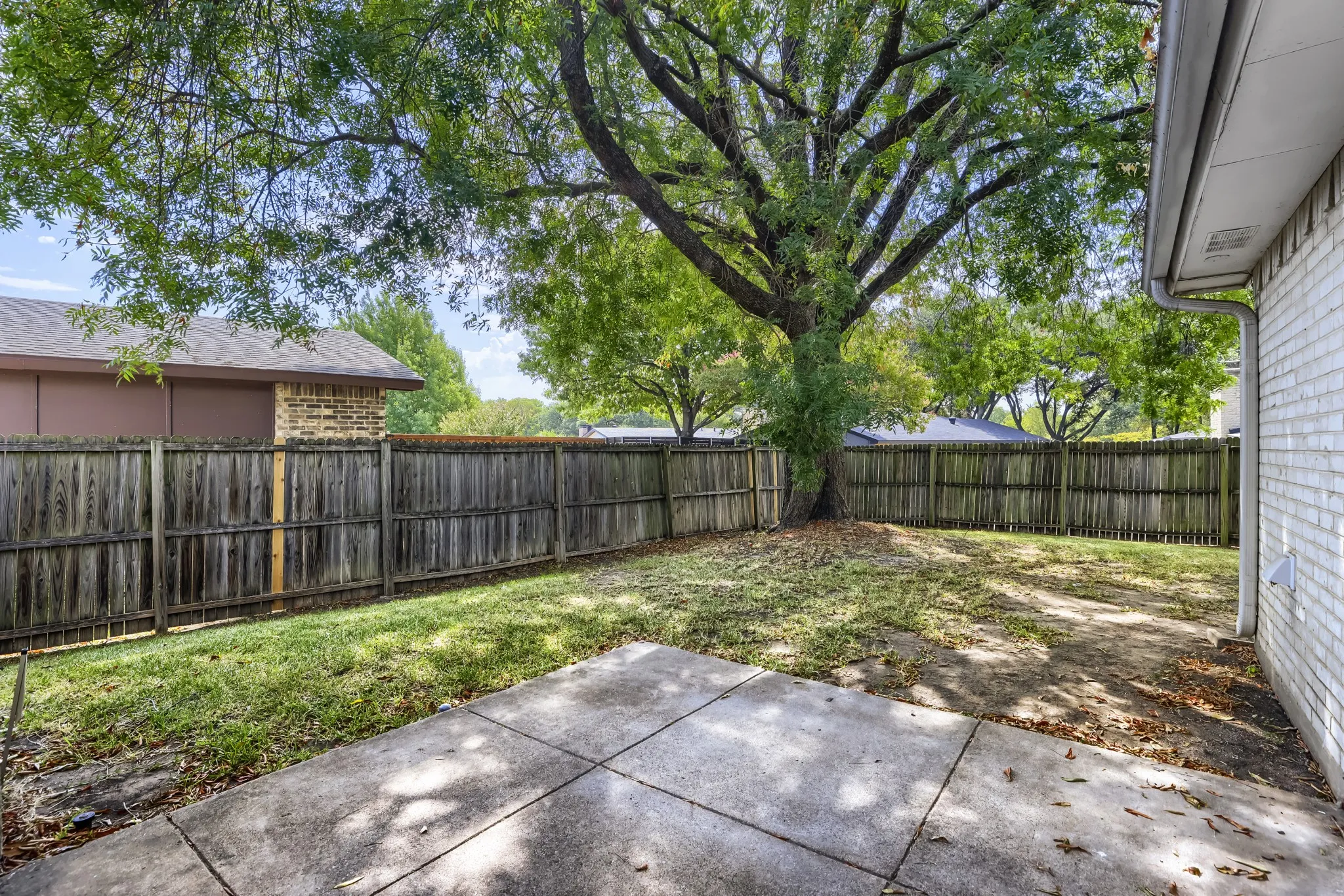 Single Family Residence For Sale in Dallas County , 11026 Mccree Road, Dallas, Texas 75238, 4 Bedroom, 2 Bathroom, 2 Garage spaces, 2,096 Sqft, built in 1974, mls#21203382, Real Estate Agent in Dallas, Homes For Sale in Dallas county, Homes For Sale in Dallas, Realtor in Dallas Texas, Real Estate Brokerage Independent Realty Texas, Luminita Cordes Realtor