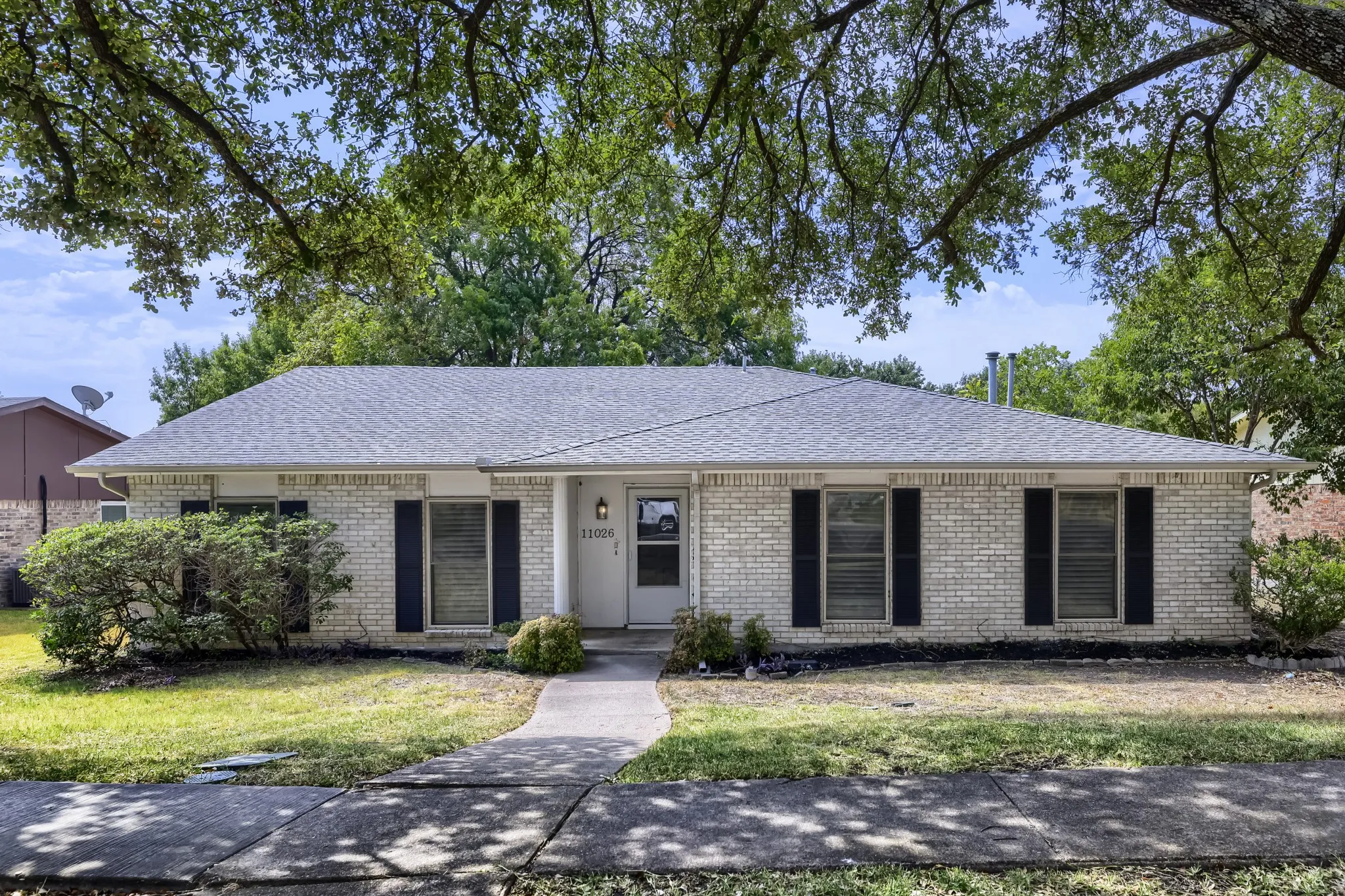 Single Family Residence For Sale in Dallas County , 11026 Mccree Road, Dallas, Texas 75238, 4 Bedroom, 2 Bathroom, 2 Garage spaces, 2,096 Sqft, built in 1974, mls#21203382, Real Estate Agent in Dallas, Homes For Sale in Dallas county, Homes For Sale in Dallas, Realtor in Dallas Texas, Real Estate Brokerage Independent Realty Texas, Luminita Cordes Realtor