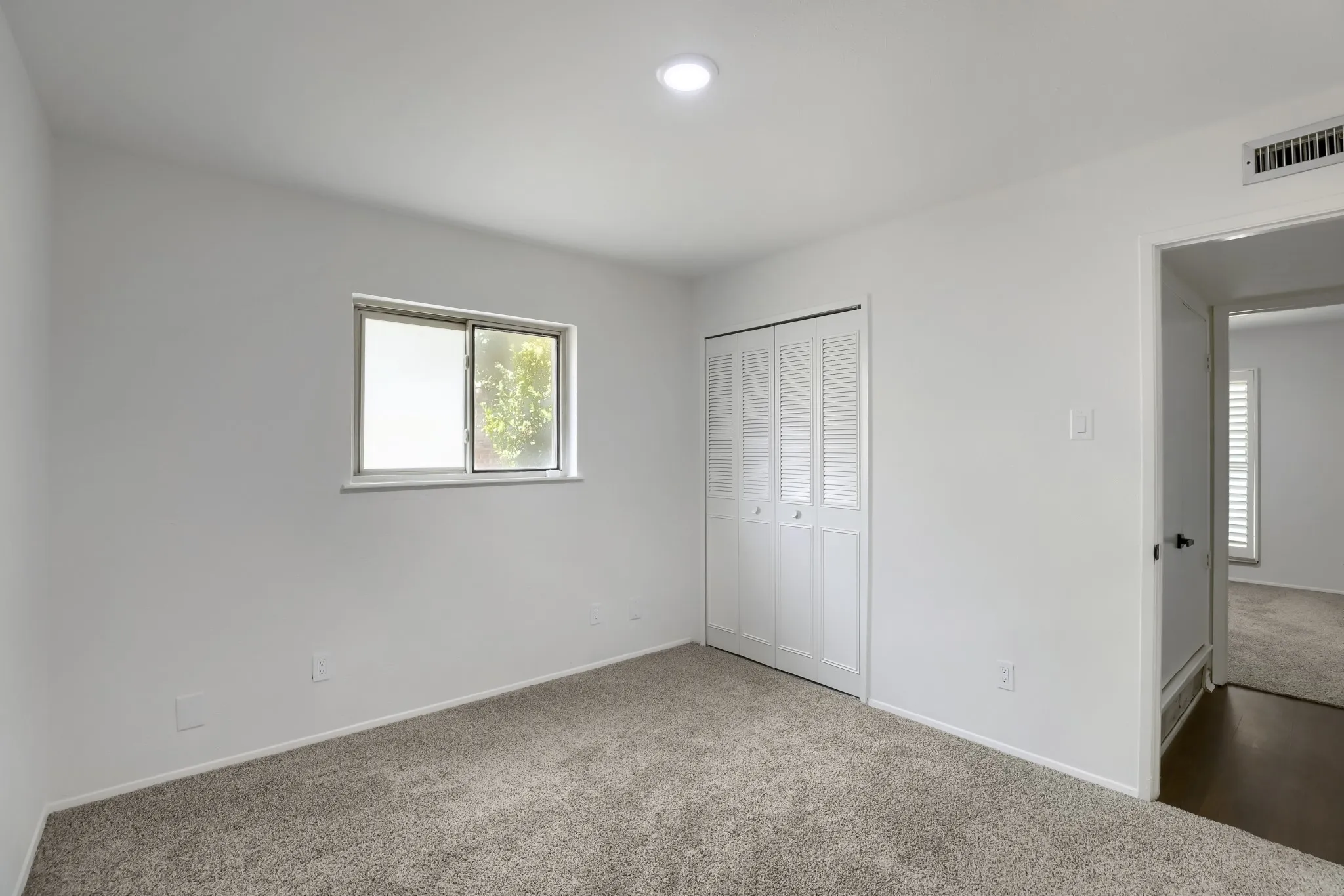 Single Family Residence For Sale in Dallas County , 11026 Mccree Road, Dallas, Texas 75238, 4 Bedroom, 2 Bathroom, 2 Garage spaces, 2,096 Sqft, built in 1974, mls#21203382, Real Estate Agent in Dallas, Homes For Sale in Dallas county, Homes For Sale in Dallas, Realtor in Dallas Texas, Real Estate Brokerage Independent Realty Texas, Luminita Cordes Realtor