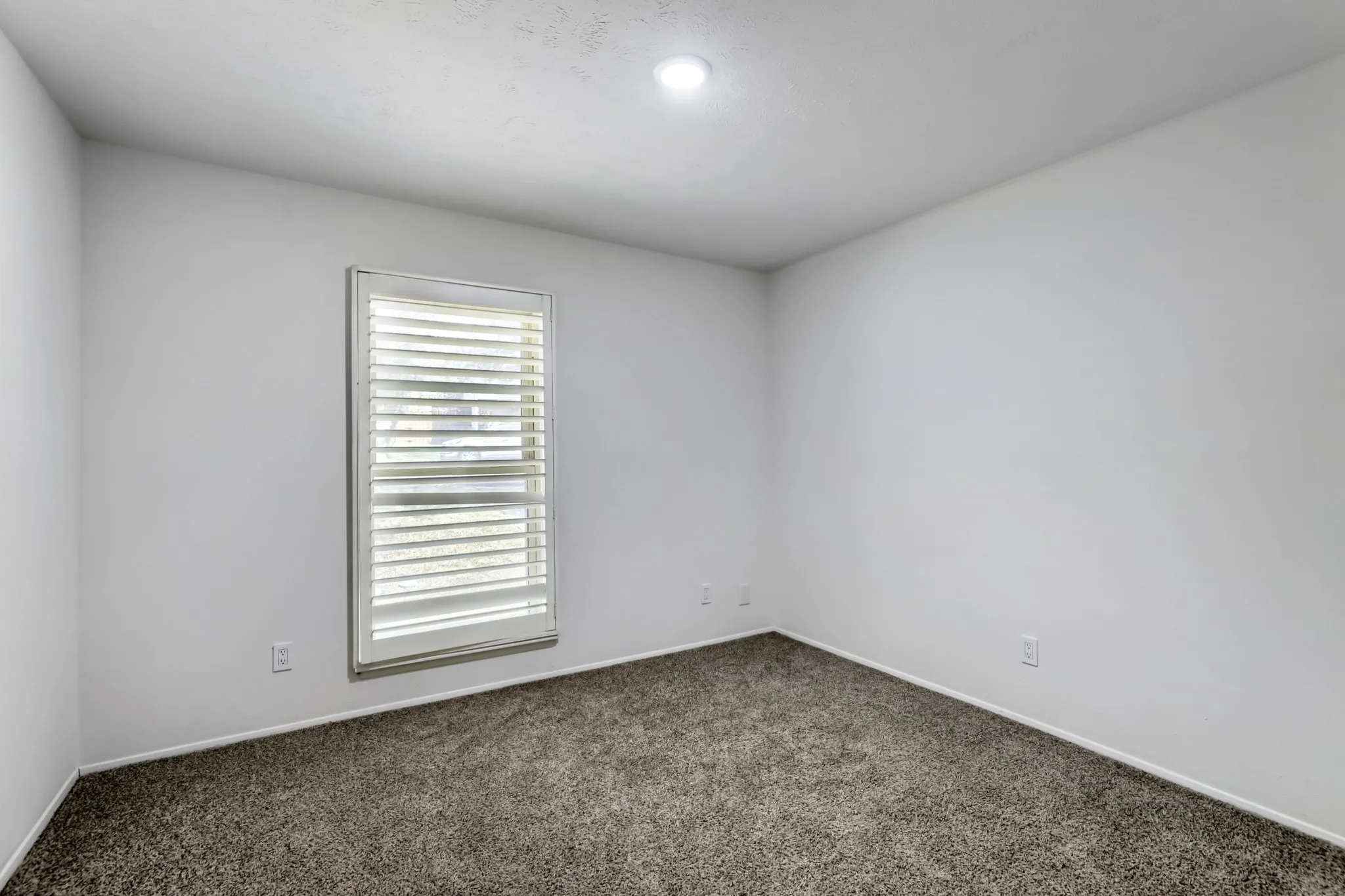 Single Family Residence For Sale in Dallas County , 11026 Mccree Road, Dallas, Texas 75238, 4 Bedroom, 2 Bathroom, 2 Garage spaces, 2,096 Sqft, built in 1974, mls#21203382, Real Estate Agent in Dallas, Homes For Sale in Dallas county, Homes For Sale in Dallas, Realtor in Dallas Texas, Real Estate Brokerage Independent Realty Texas, Luminita Cordes Realtor