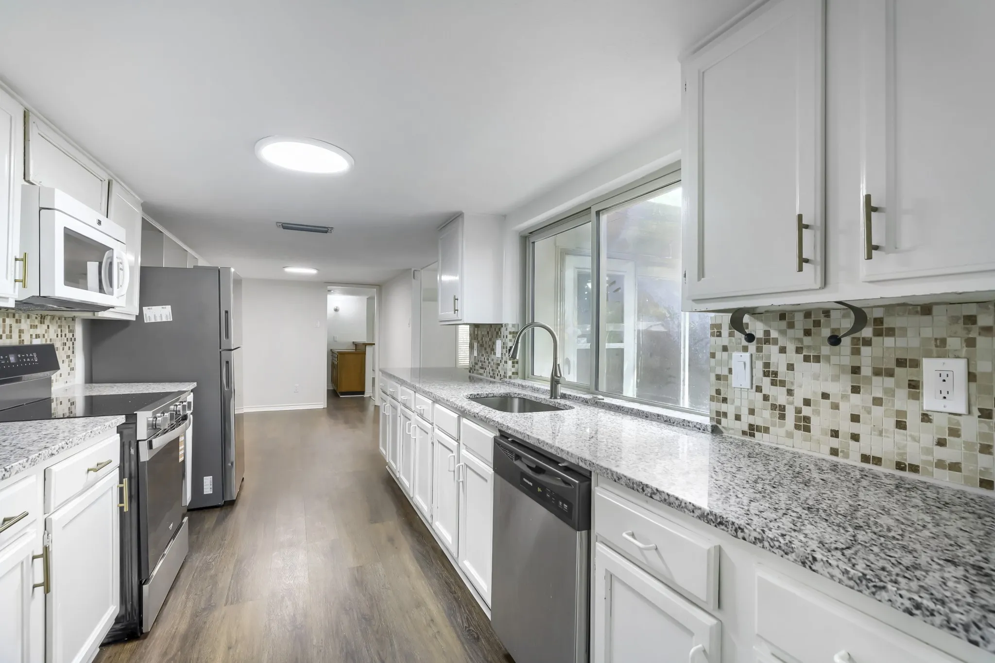Single Family Residence For Sale in Dallas County , 11026 Mccree Road, Dallas, Texas 75238, 4 Bedroom, 2 Bathroom, 2 Garage spaces, 2,096 Sqft, built in 1974, mls#21203382, Real Estate Agent in Dallas, Homes For Sale in Dallas county, Homes For Sale in Dallas, Realtor in Dallas Texas, Real Estate Brokerage Independent Realty Texas, Luminita Cordes Realtor