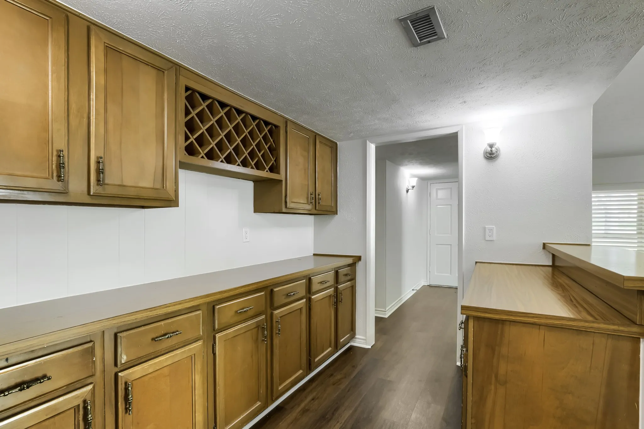 Single Family Residence For Sale in Dallas County , 11026 Mccree Road, Dallas, Texas 75238, 4 Bedroom, 2 Bathroom, 2 Garage spaces, 2,096 Sqft, built in 1974, mls#21203382, Real Estate Agent in Dallas, Homes For Sale in Dallas county, Homes For Sale in Dallas, Realtor in Dallas Texas, Real Estate Brokerage Independent Realty Texas, Luminita Cordes Realtor