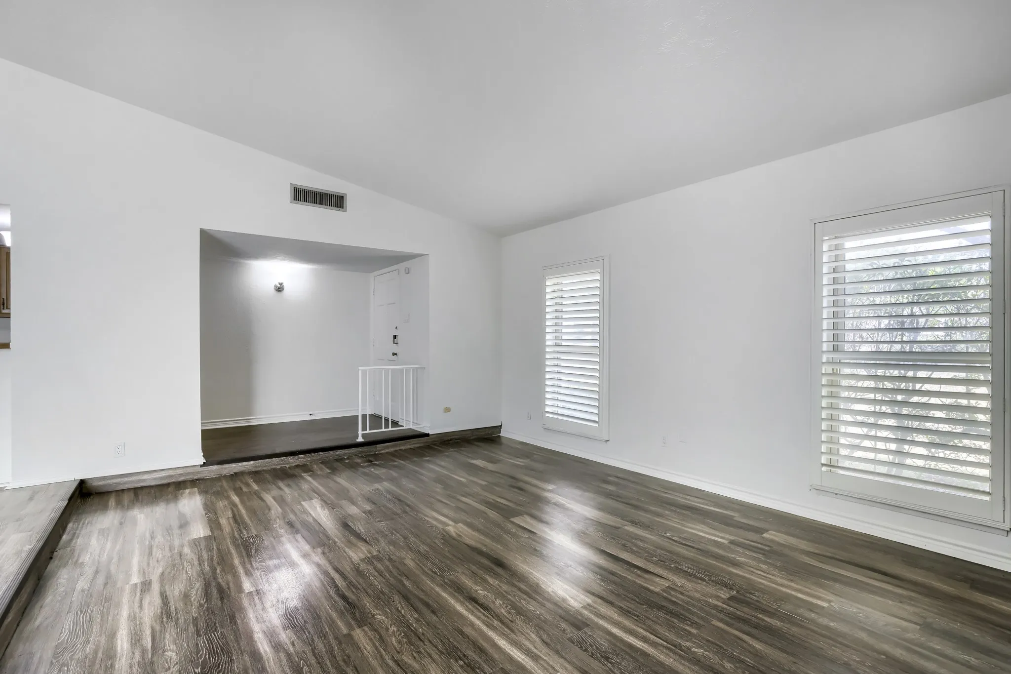 Single Family Residence For Sale in Dallas County , 11026 Mccree Road, Dallas, Texas 75238, 4 Bedroom, 2 Bathroom, 2 Garage spaces, 2,096 Sqft, built in 1974, mls#21203382, Real Estate Agent in Dallas, Homes For Sale in Dallas county, Homes For Sale in Dallas, Realtor in Dallas Texas, Real Estate Brokerage Independent Realty Texas, Luminita Cordes Realtor
