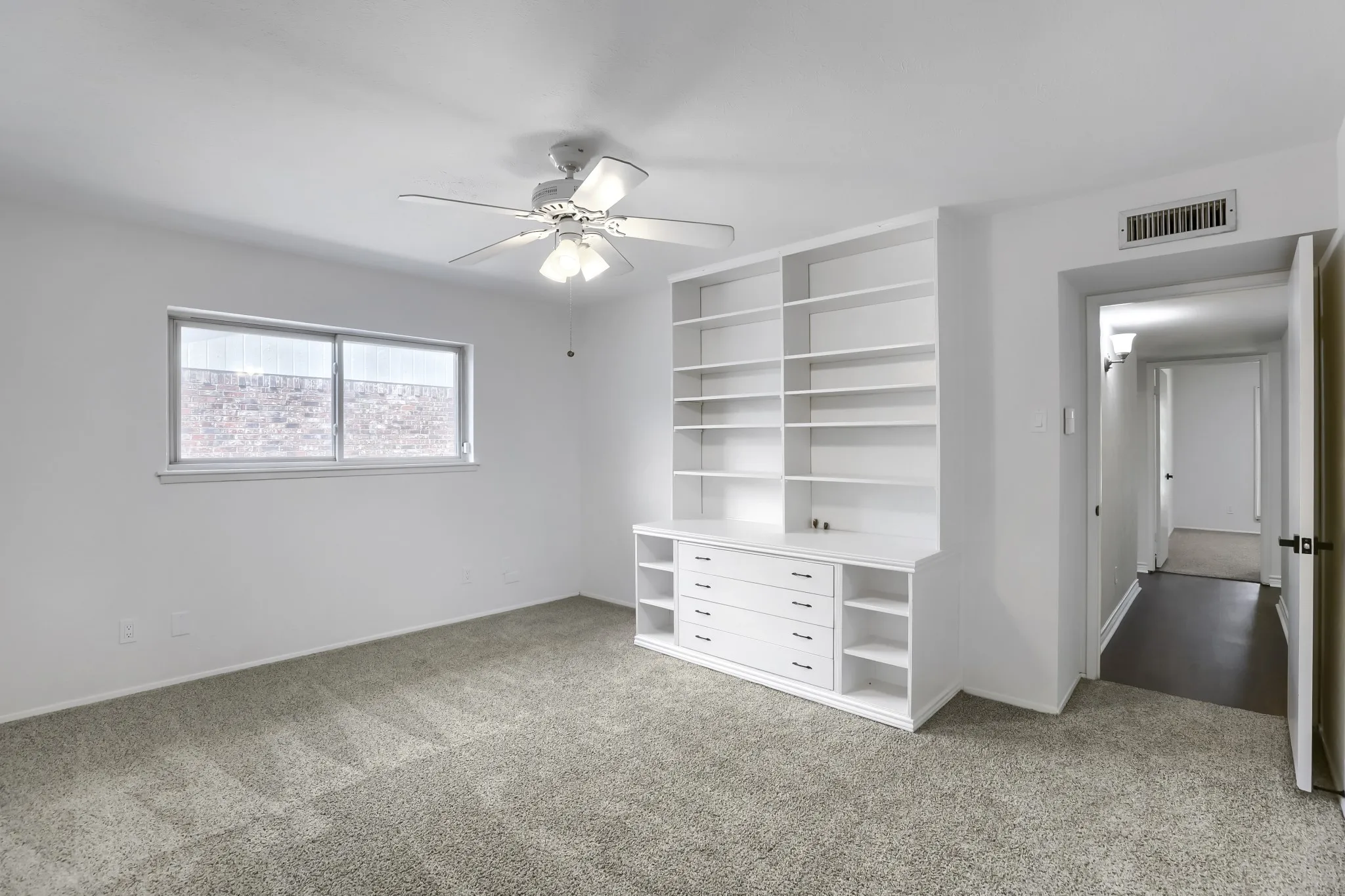Single Family Residence For Sale in Dallas County , 11026 Mccree Road, Dallas, Texas 75238, 4 Bedroom, 2 Bathroom, 2 Garage spaces, 2,096 Sqft, built in 1974, mls#21203382, Real Estate Agent in Dallas, Homes For Sale in Dallas county, Homes For Sale in Dallas, Realtor in Dallas Texas, Real Estate Brokerage Independent Realty Texas, Luminita Cordes Realtor