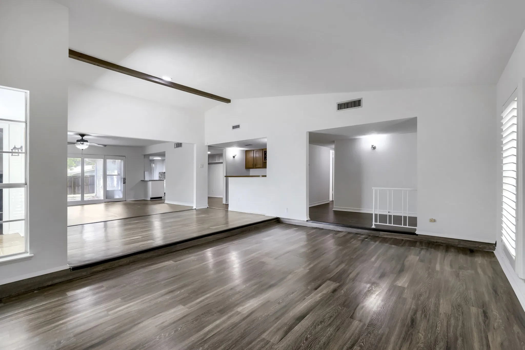 Single Family Residence For Sale in Dallas County , 11026 Mccree Road, Dallas, Texas 75238, 4 Bedroom, 2 Bathroom, 2 Garage spaces, 2,096 Sqft, built in 1974, mls#21203382, Real Estate Agent in Dallas, Homes For Sale in Dallas county, Homes For Sale in Dallas, Realtor in Dallas Texas, Real Estate Brokerage Independent Realty Texas, Luminita Cordes Realtor