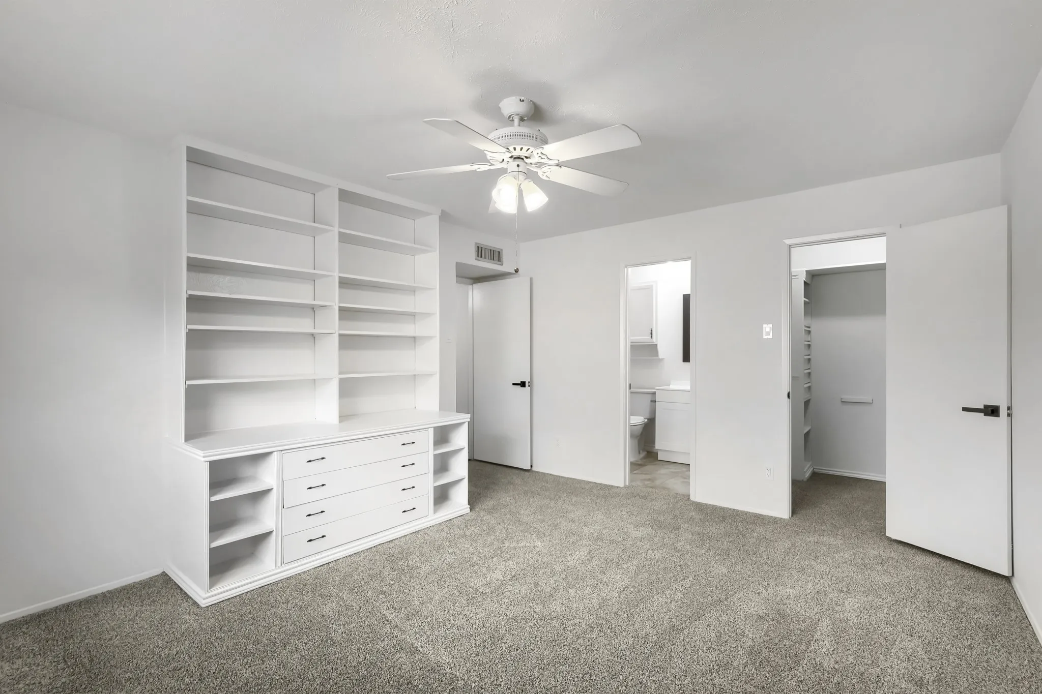 Single Family Residence For Sale in Dallas County , 11026 Mccree Road, Dallas, Texas 75238, 4 Bedroom, 2 Bathroom, 2 Garage spaces, 2,096 Sqft, built in 1974, mls#21203382, Real Estate Agent in Dallas, Homes For Sale in Dallas county, Homes For Sale in Dallas, Realtor in Dallas Texas, Real Estate Brokerage Independent Realty Texas, Luminita Cordes Realtor