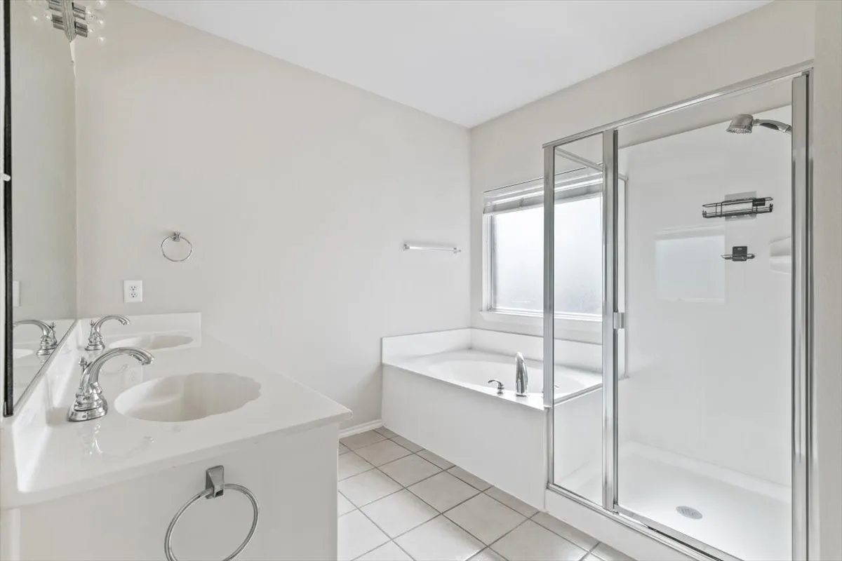 Single Family Residence For Rent in Tarrant County , 5724 Minnow Drive, Fort Worth, Texas 76179, 3 Bedroom, 2 Bathroom, 2 Garage spaces, 1,660 Sqft, built in 2004, mls#21372064, Real Estate Agent in Fort Worth, Homes For Rent in Tarrant county, Homes For Rent in Fort Worth, Realtor in Fort Worth Texas, Real Estate Brokerage Independent Realty Texas, Luminita Cordes Realtor