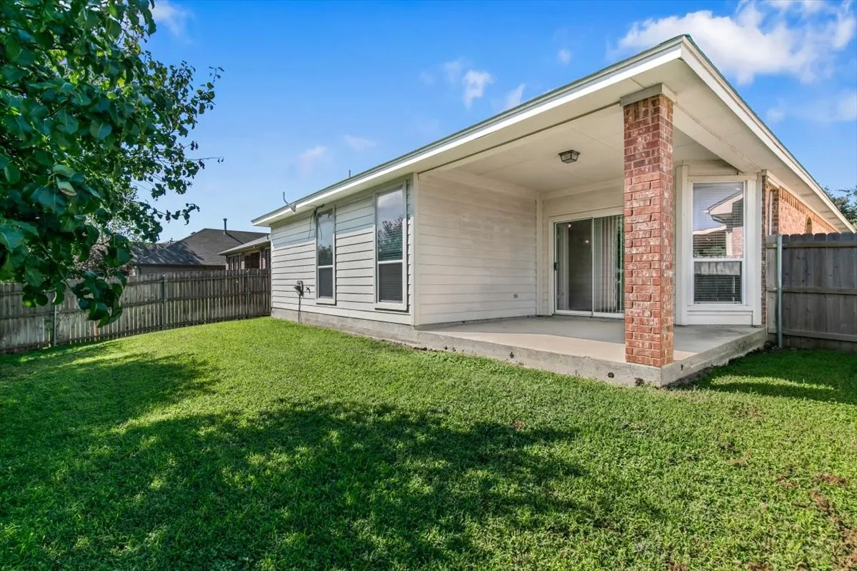 Single Family Residence For Rent in Tarrant County , 5724 Minnow Drive, Fort Worth, Texas 76179, 3 Bedroom, 2 Bathroom, 2 Garage spaces, 1,660 Sqft, built in 2004, mls#21372064, Real Estate Agent in Fort Worth, Homes For Rent in Tarrant county, Homes For Rent in Fort Worth, Realtor in Fort Worth Texas, Real Estate Brokerage Independent Realty Texas, Luminita Cordes Realtor