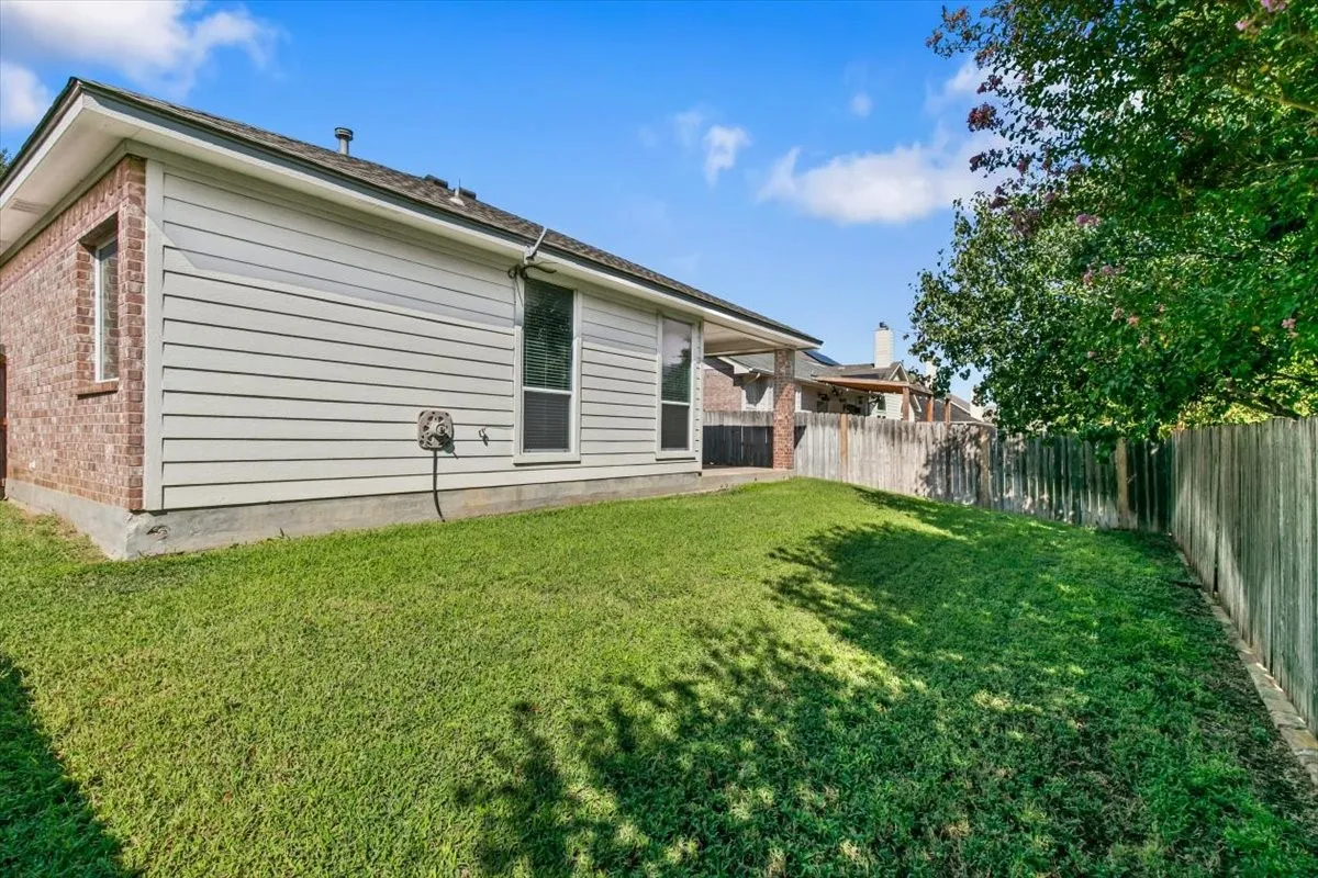 Single Family Residence For Rent in Tarrant County , 5724 Minnow Drive, Fort Worth, Texas 76179, 3 Bedroom, 2 Bathroom, 2 Garage spaces, 1,660 Sqft, built in 2004, mls#21372064, Real Estate Agent in Fort Worth, Homes For Rent in Tarrant county, Homes For Rent in Fort Worth, Realtor in Fort Worth Texas, Real Estate Brokerage Independent Realty Texas, Luminita Cordes Realtor