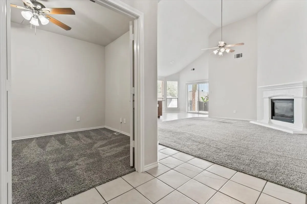Single Family Residence For Rent in Tarrant County , 5724 Minnow Drive, Fort Worth, Texas 76179, 3 Bedroom, 2 Bathroom, 2 Garage spaces, 1,660 Sqft, built in 2004, mls#21372064, Real Estate Agent in Fort Worth, Homes For Rent in Tarrant county, Homes For Rent in Fort Worth, Realtor in Fort Worth Texas, Real Estate Brokerage Independent Realty Texas, Luminita Cordes Realtor