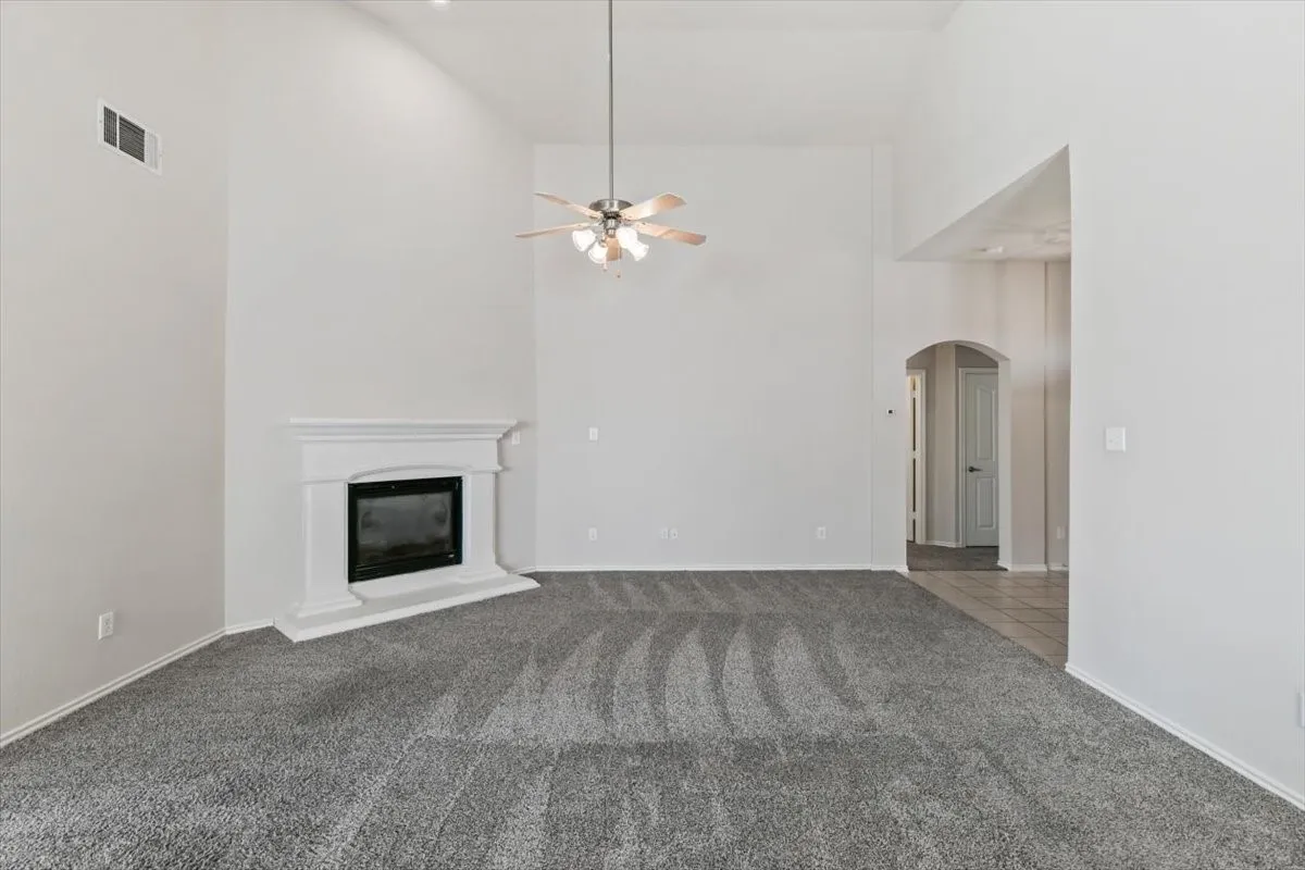 Single Family Residence For Rent in Tarrant County , 5724 Minnow Drive, Fort Worth, Texas 76179, 3 Bedroom, 2 Bathroom, 2 Garage spaces, 1,660 Sqft, built in 2004, mls#21372064, Real Estate Agent in Fort Worth, Homes For Rent in Tarrant county, Homes For Rent in Fort Worth, Realtor in Fort Worth Texas, Real Estate Brokerage Independent Realty Texas, Luminita Cordes Realtor