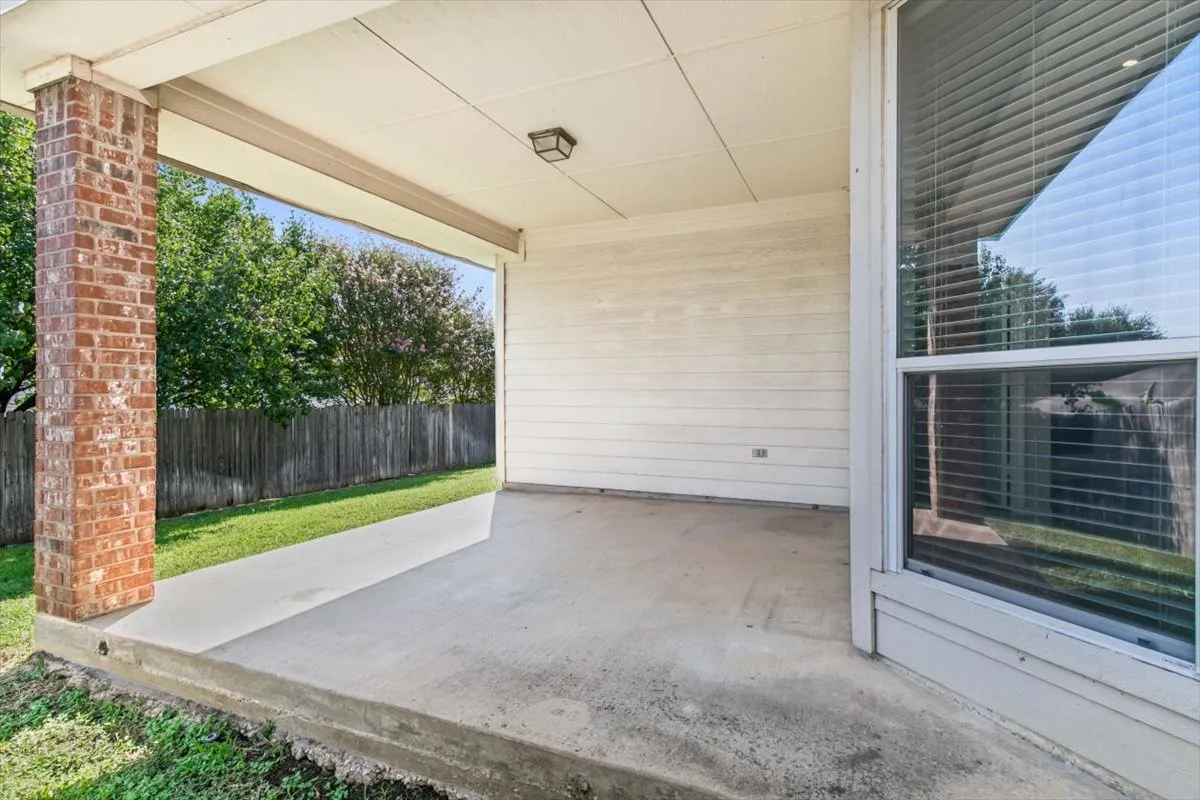 Single Family Residence For Rent in Tarrant County , 5724 Minnow Drive, Fort Worth, Texas 76179, 3 Bedroom, 2 Bathroom, 2 Garage spaces, 1,660 Sqft, built in 2004, mls#21372064, Real Estate Agent in Fort Worth, Homes For Rent in Tarrant county, Homes For Rent in Fort Worth, Realtor in Fort Worth Texas, Real Estate Brokerage Independent Realty Texas, Luminita Cordes Realtor