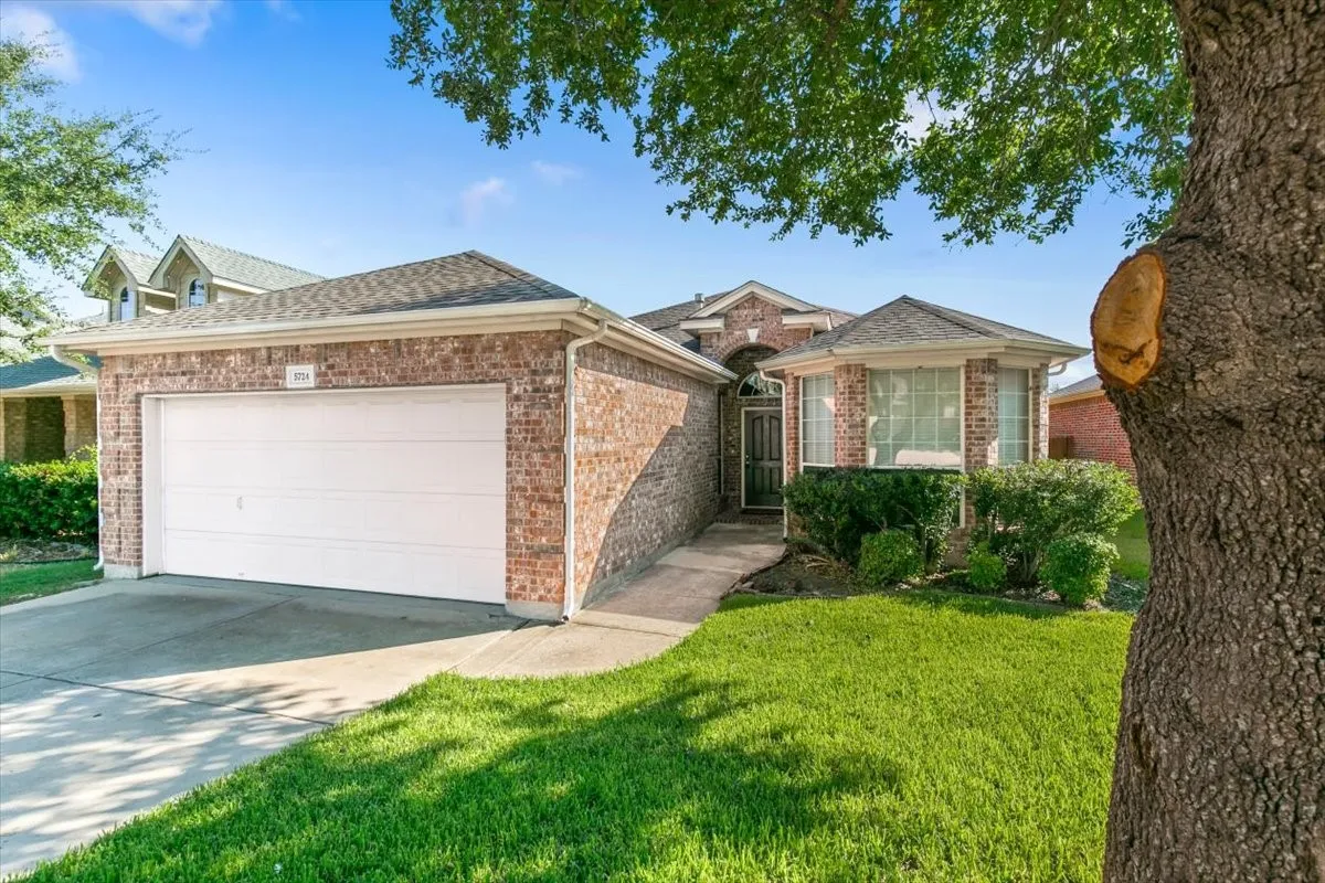 Single Family Residence For Rent in Tarrant County , 5724 Minnow Drive, Fort Worth, Texas 76179, 3 Bedroom, 2 Bathroom, 2 Garage spaces, 1,660 Sqft, built in 2004, mls#21372064, Real Estate Agent in Fort Worth, Homes For Rent in Tarrant county, Homes For Rent in Fort Worth, Realtor in Fort Worth Texas, Real Estate Brokerage Independent Realty Texas, Luminita Cordes Realtor