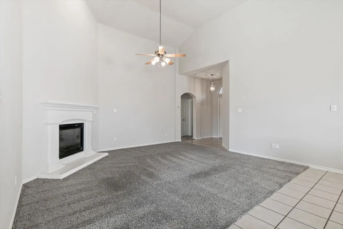 Single Family Residence For Rent in Tarrant County , 5724 Minnow Drive, Fort Worth, Texas 76179, 3 Bedroom, 2 Bathroom, 2 Garage spaces, 1,660 Sqft, built in 2004, mls#21372064, Real Estate Agent in Fort Worth, Homes For Rent in Tarrant county, Homes For Rent in Fort Worth, Realtor in Fort Worth Texas, Real Estate Brokerage Independent Realty Texas, Luminita Cordes Realtor