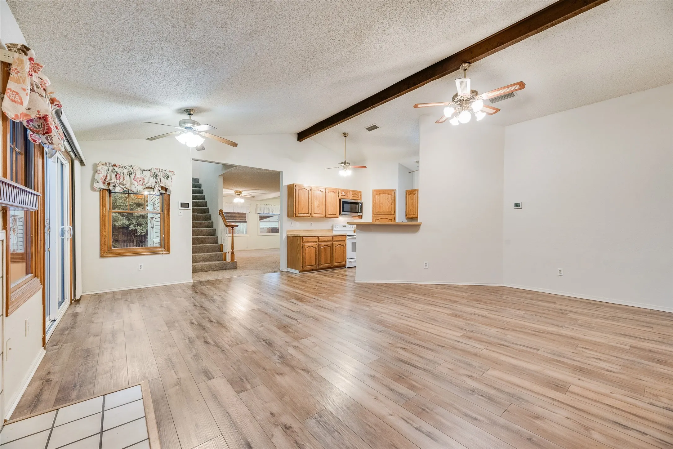 Single Family Residence For Sale in Dallas County , 2816 Harvest Lake Drive, Irving, Texas 75060, 3 Bedroom, 2 Bathroom, Garage spaces, 1,884 Sqft, built in 1984, mls#21371328, Real Estate Agent in Irving, Homes For Sale in Dallas county, Homes For Sale in Irving, Realtor in Irving Texas, Real Estate Brokerage Independent Realty Texas, Luminita Cordes Realtor