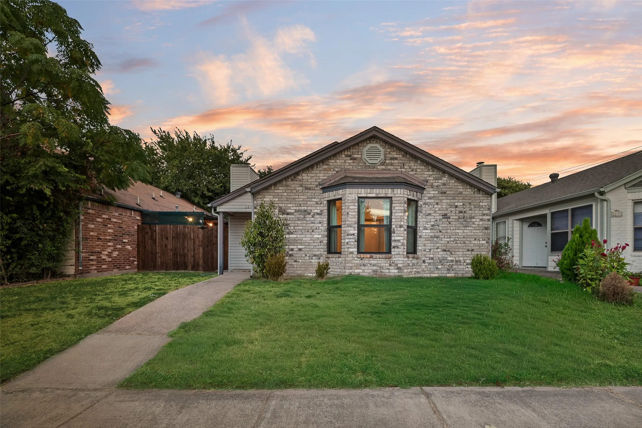 Single Family Residence For Sale in Dallas County , 2816 Harvest Lake Drive, Irving, Texas 75060, 3 Bedroom, 2 Bathroom, Garage spaces, 1,884 Sqft, built in 1984, mls#21371328, Real Estate Agent in Irving, Homes For Sale in Dallas county, Homes For Sale in Irving, Realtor in Irving Texas, Real Estate Brokerage Independent Realty Texas, Luminita Cordes Realtor