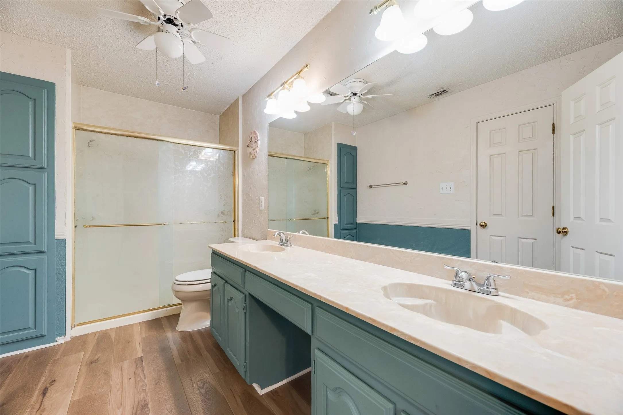 Single Family Residence For Sale in Dallas County , 2816 Harvest Lake Drive, Irving, Texas 75060, 3 Bedroom, 2 Bathroom, Garage spaces, 1,884 Sqft, built in 1984, mls#21371328, Real Estate Agent in Irving, Homes For Sale in Dallas county, Homes For Sale in Irving, Realtor in Irving Texas, Real Estate Brokerage Independent Realty Texas, Luminita Cordes Realtor