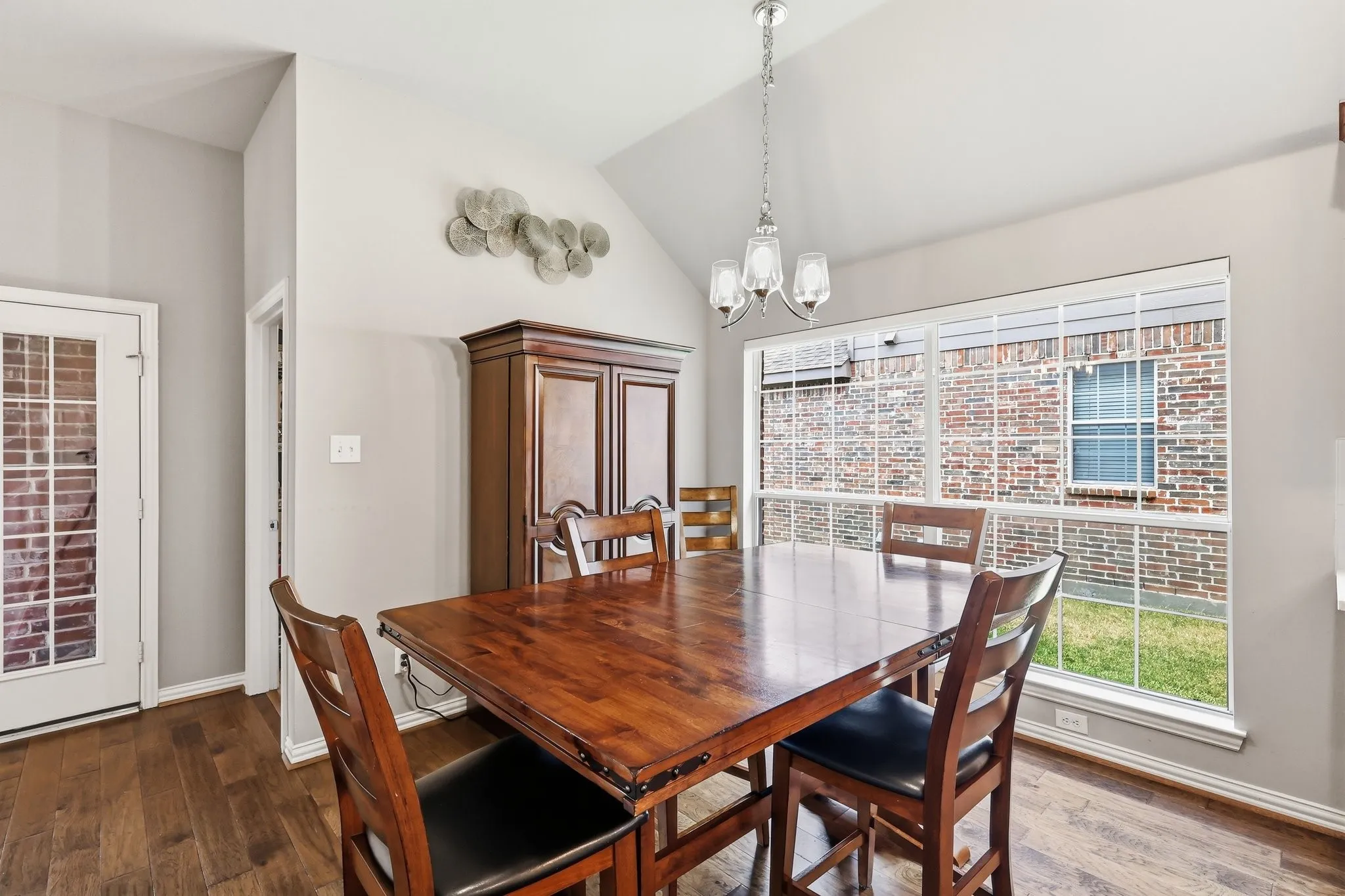 Single Family Residence For Sale in Collin County , 423 Fox Trail, Allen, Texas 75002, 4 Bedroom, 2 Bathroom, 2 Garage spaces, 2,379 Sqft, built in 2003, mls#21372032, Real Estate Agent in Allen, Homes For Sale in Collin county, Homes For Sale in Allen, Realtor in Allen Texas, Real Estate Brokerage Independent Realty Texas, Luminita Cordes Realtor