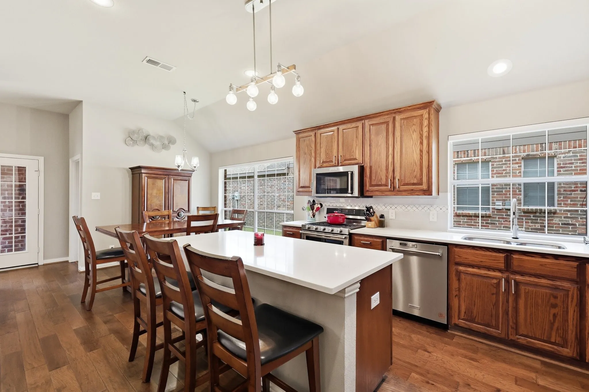 Single Family Residence For Sale in Collin County , 423 Fox Trail, Allen, Texas 75002, 4 Bedroom, 2 Bathroom, 2 Garage spaces, 2,379 Sqft, built in 2003, mls#21372032, Real Estate Agent in Allen, Homes For Sale in Collin county, Homes For Sale in Allen, Realtor in Allen Texas, Real Estate Brokerage Independent Realty Texas, Luminita Cordes Realtor
