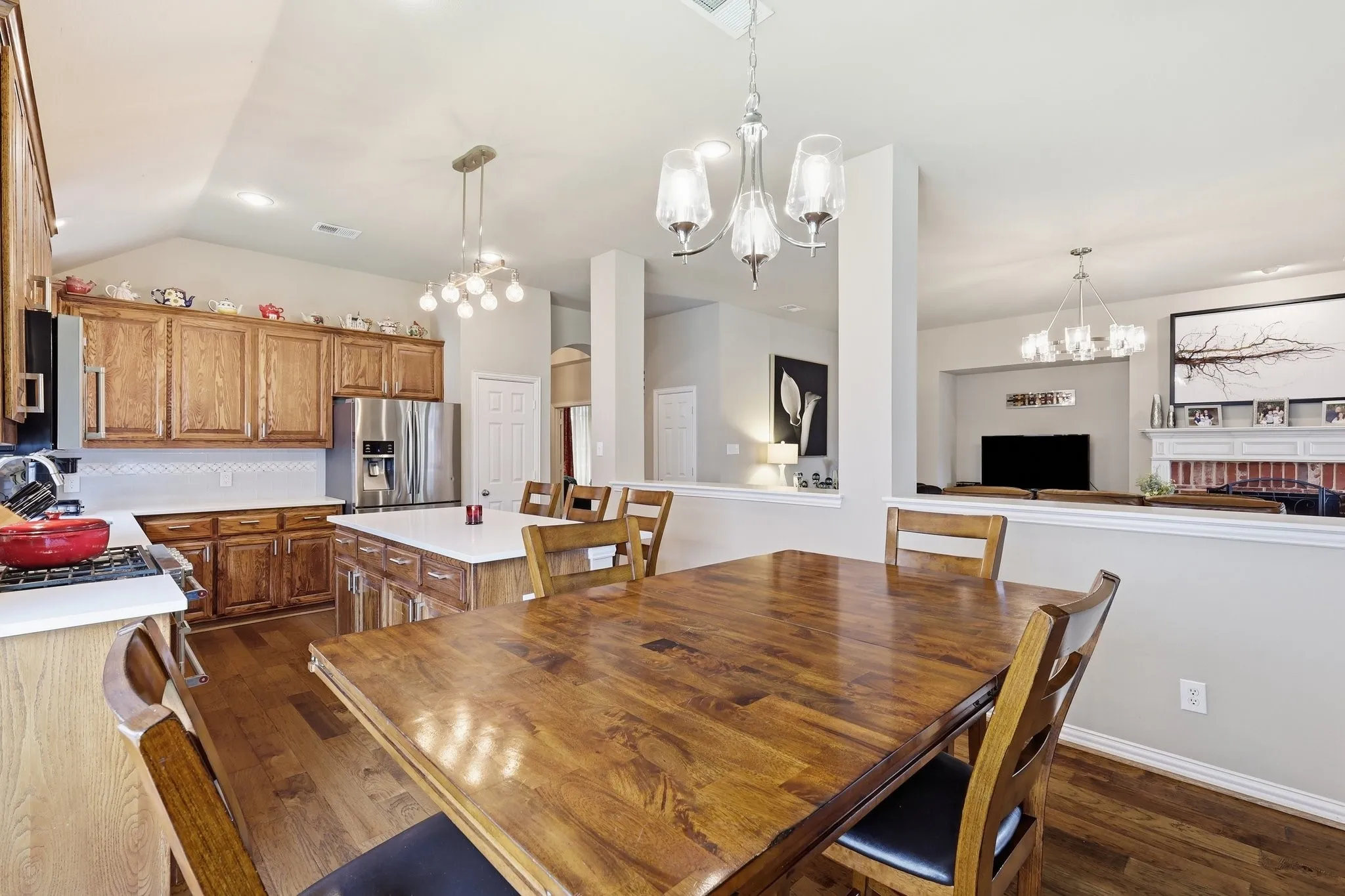 Single Family Residence For Sale in Collin County , 423 Fox Trail, Allen, Texas 75002, 4 Bedroom, 2 Bathroom, 2 Garage spaces, 2,379 Sqft, built in 2003, mls#21372032, Real Estate Agent in Allen, Homes For Sale in Collin county, Homes For Sale in Allen, Realtor in Allen Texas, Real Estate Brokerage Independent Realty Texas, Luminita Cordes Realtor