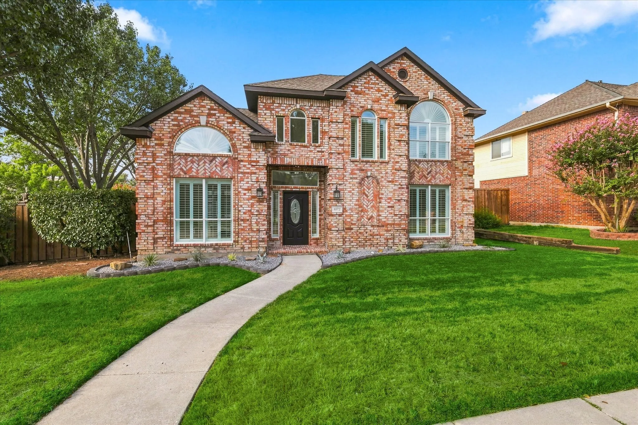 Single Family Residence For Sale in Denton County , 1072 Cornell Drive, Carrollton, Texas 75007, 3 Bedroom, 3 Bathroom, 2 Garage spaces, 2,309 Sqft, built in 1997, mls#21372076, Real Estate Agent in Carrollton, Homes For Sale in Denton county, Homes For Sale in Carrollton, Realtor in Carrollton Texas, Real Estate Brokerage Independent Realty Texas, Luminita Cordes Realtor