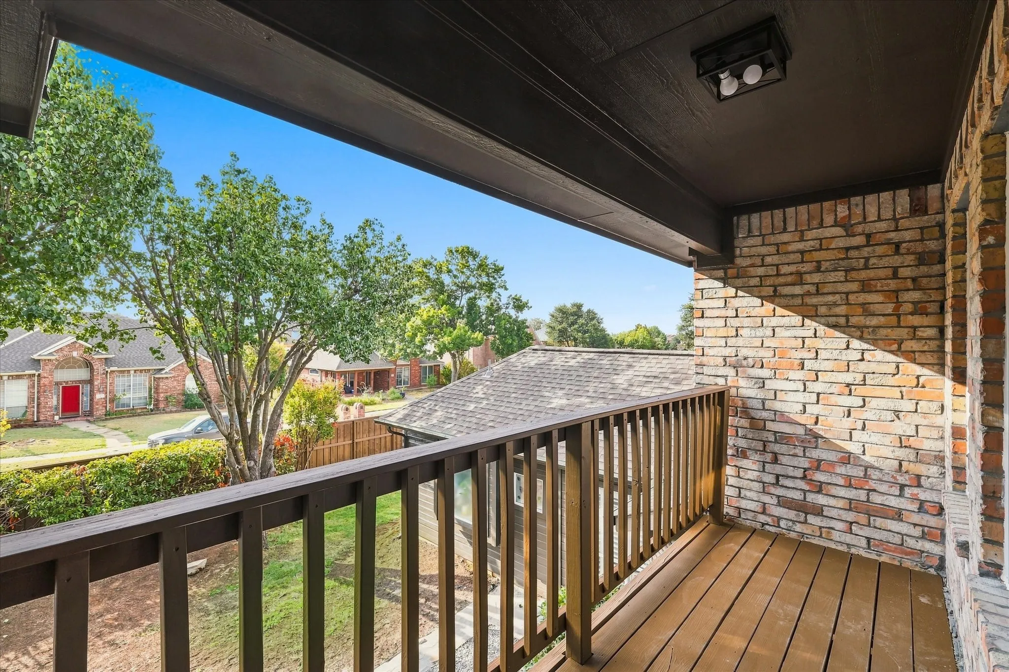 Single Family Residence For Sale in Denton County , 1072 Cornell Drive, Carrollton, Texas 75007, 3 Bedroom, 3 Bathroom, 2 Garage spaces, 2,309 Sqft, built in 1997, mls#21372076, Real Estate Agent in Carrollton, Homes For Sale in Denton county, Homes For Sale in Carrollton, Realtor in Carrollton Texas, Real Estate Brokerage Independent Realty Texas, Luminita Cordes Realtor