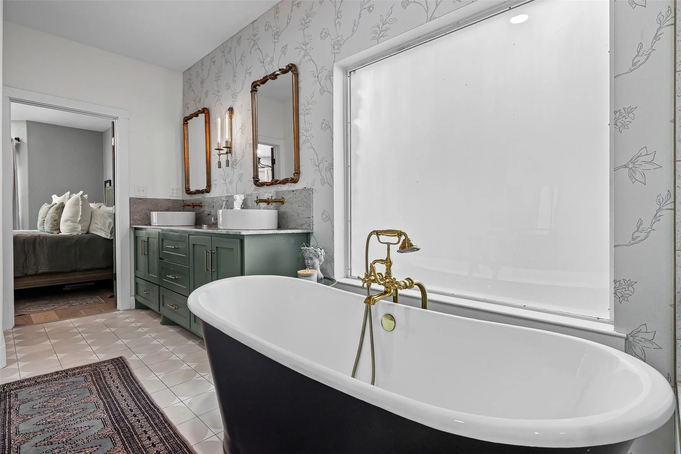 Imagine unwinding in this bath each night!