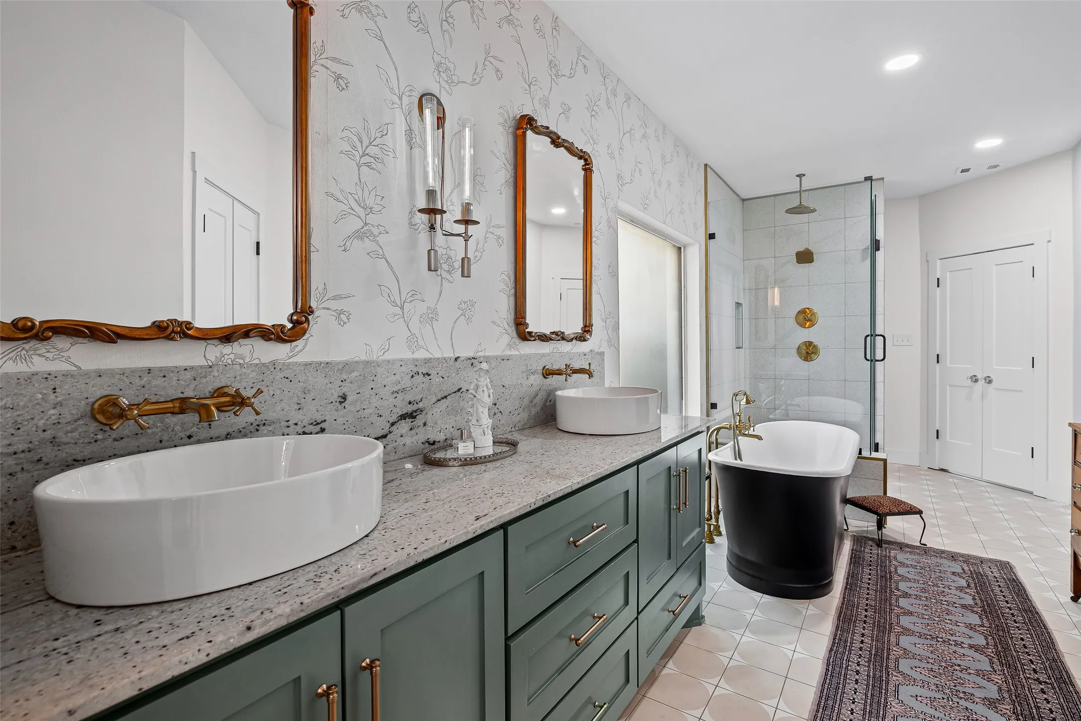 Imagine unwinding in this bath each night!