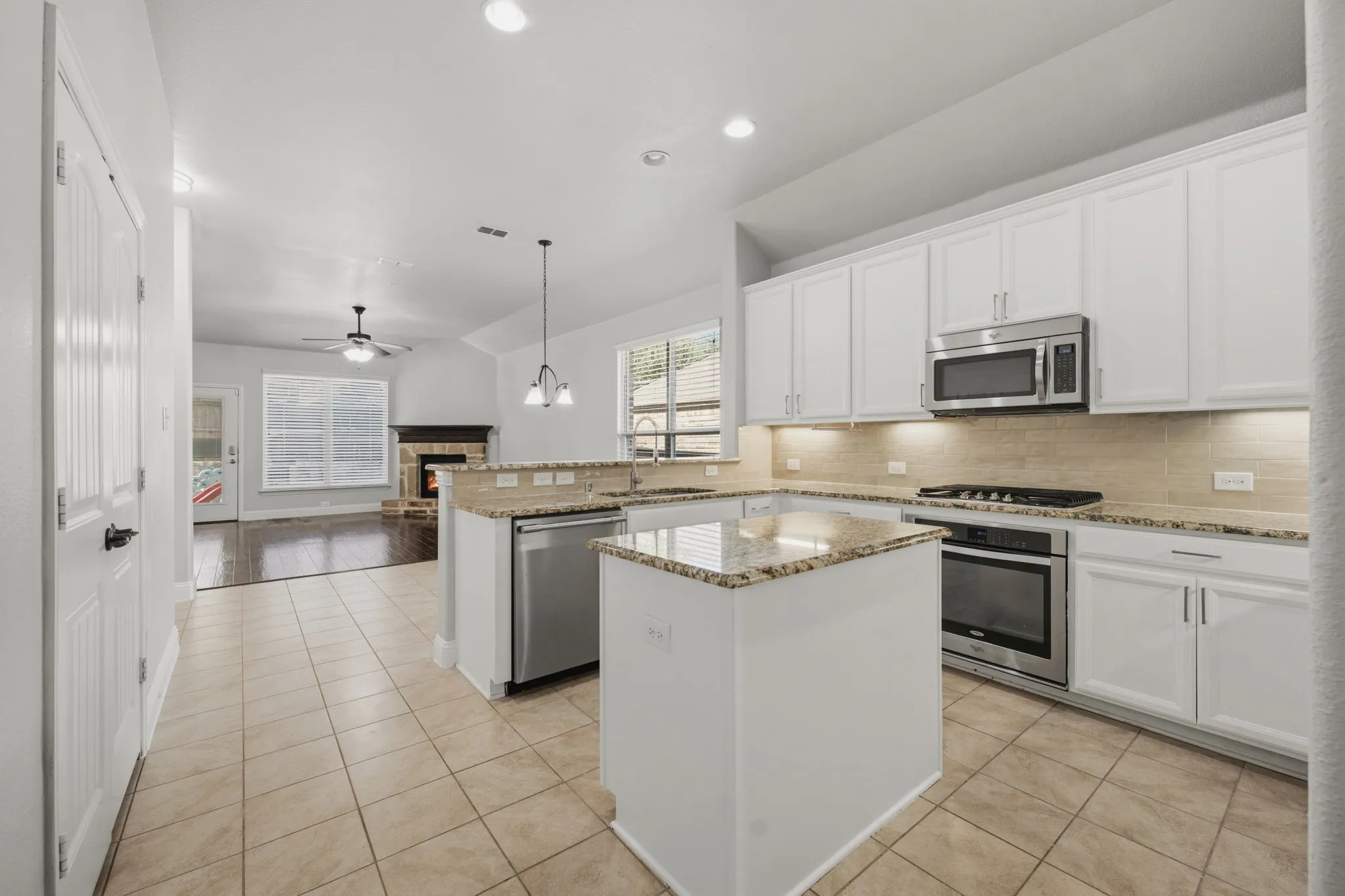 Single Family Residence For Sale in Collin County , 916 Llano Falls Drive, Mc Kinney, Texas 75071, 4 Bedroom, 2 Bathroom, 2 Garage spaces, 2,032 Sqft, built in 2015, mls#21372059, Real Estate Agent in Mc Kinney, Homes For Sale in Collin county, Homes For Sale in Mc Kinney, Realtor in Mc Kinney Texas, Real Estate Brokerage Independent Realty Texas, Luminita Cordes Realtor