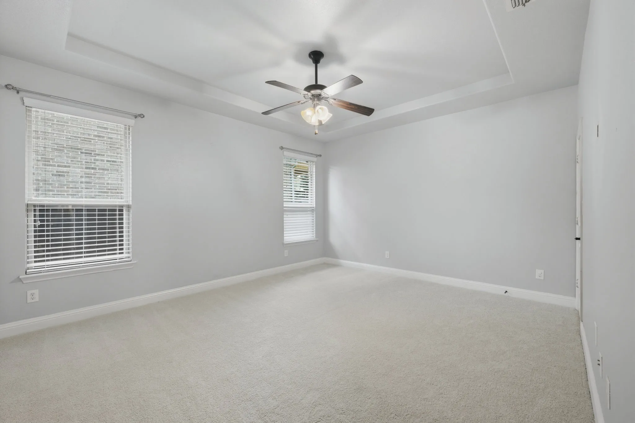 Single Family Residence For Sale in Collin County , 916 Llano Falls Drive, Mc Kinney, Texas 75071, 4 Bedroom, 2 Bathroom, 2 Garage spaces, 2,032 Sqft, built in 2015, mls#21372059, Real Estate Agent in Mc Kinney, Homes For Sale in Collin county, Homes For Sale in Mc Kinney, Realtor in Mc Kinney Texas, Real Estate Brokerage Independent Realty Texas, Luminita Cordes Realtor