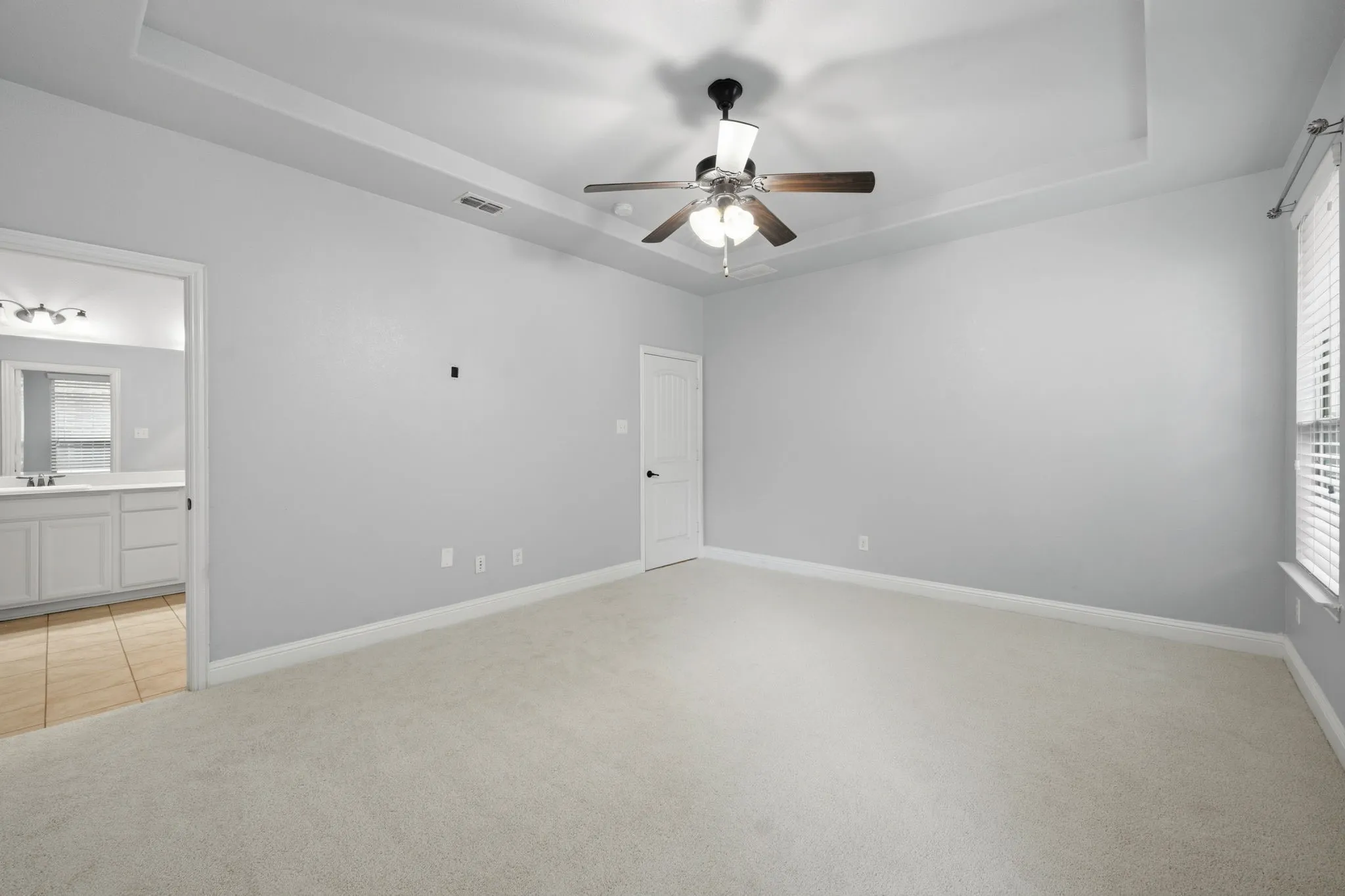 Single Family Residence For Sale in Collin County , 916 Llano Falls Drive, Mc Kinney, Texas 75071, 4 Bedroom, 2 Bathroom, 2 Garage spaces, 2,032 Sqft, built in 2015, mls#21372059, Real Estate Agent in Mc Kinney, Homes For Sale in Collin county, Homes For Sale in Mc Kinney, Realtor in Mc Kinney Texas, Real Estate Brokerage Independent Realty Texas, Luminita Cordes Realtor