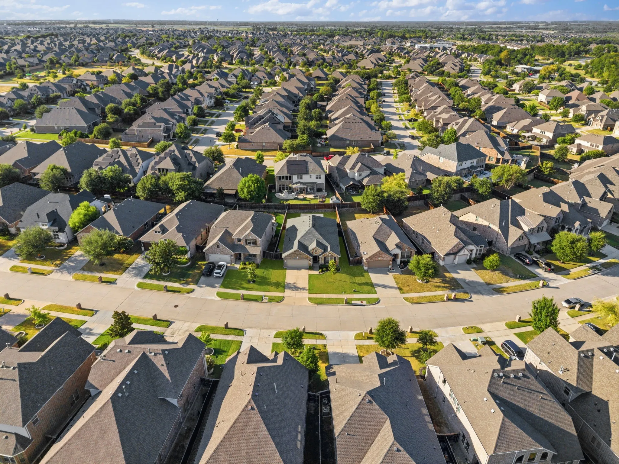 Single Family Residence For Sale in Collin County , 916 Llano Falls Drive, Mc Kinney, Texas 75071, 4 Bedroom, 2 Bathroom, 2 Garage spaces, 2,032 Sqft, built in 2015, mls#21372059, Real Estate Agent in Mc Kinney, Homes For Sale in Collin county, Homes For Sale in Mc Kinney, Realtor in Mc Kinney Texas, Real Estate Brokerage Independent Realty Texas, Luminita Cordes Realtor