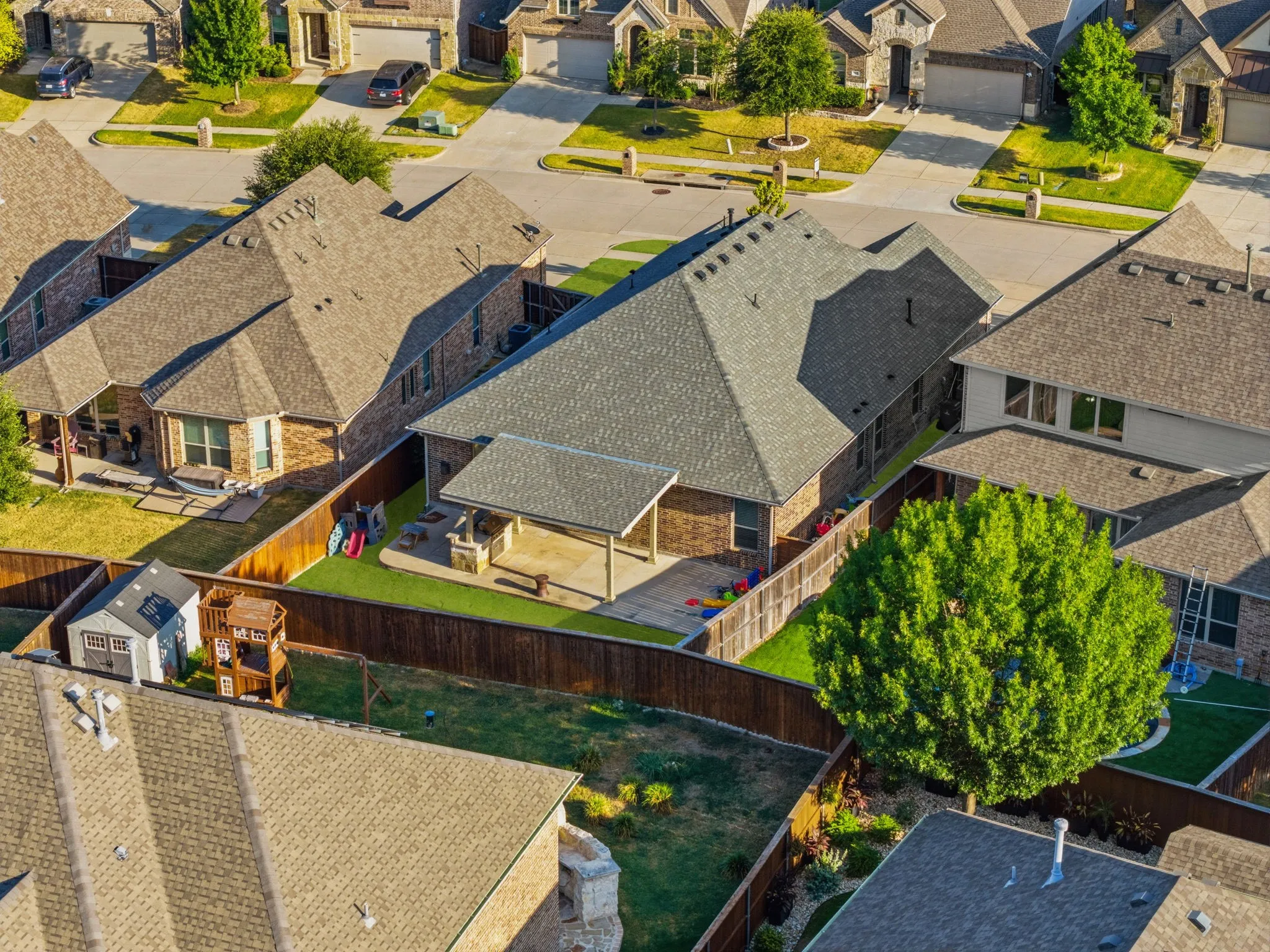 Single Family Residence For Sale in Collin County , 916 Llano Falls Drive, Mc Kinney, Texas 75071, 4 Bedroom, 2 Bathroom, 2 Garage spaces, 2,032 Sqft, built in 2015, mls#21372059, Real Estate Agent in Mc Kinney, Homes For Sale in Collin county, Homes For Sale in Mc Kinney, Realtor in Mc Kinney Texas, Real Estate Brokerage Independent Realty Texas, Luminita Cordes Realtor